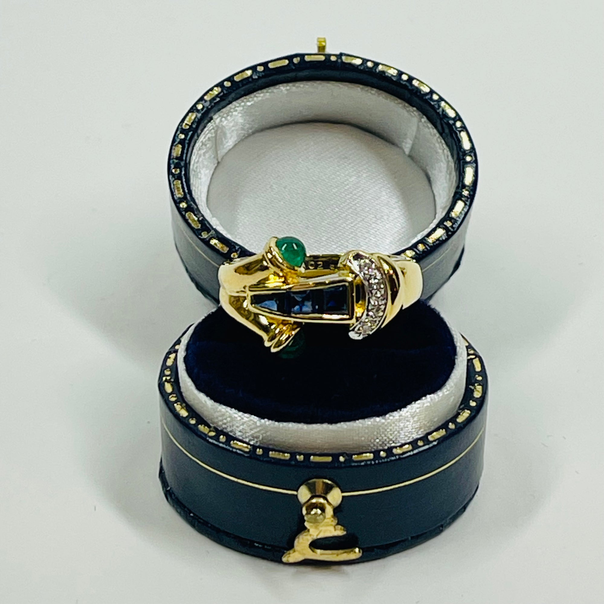 1940s 18k YELLOW GOLD BLUE SAPPHIRE EMERALD DIAMONDS PAVE TANK RING