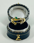 1940s 18k YELLOW GOLD BLUE SAPPHIRE EMERALD DIAMONDS PAVE TANK RING