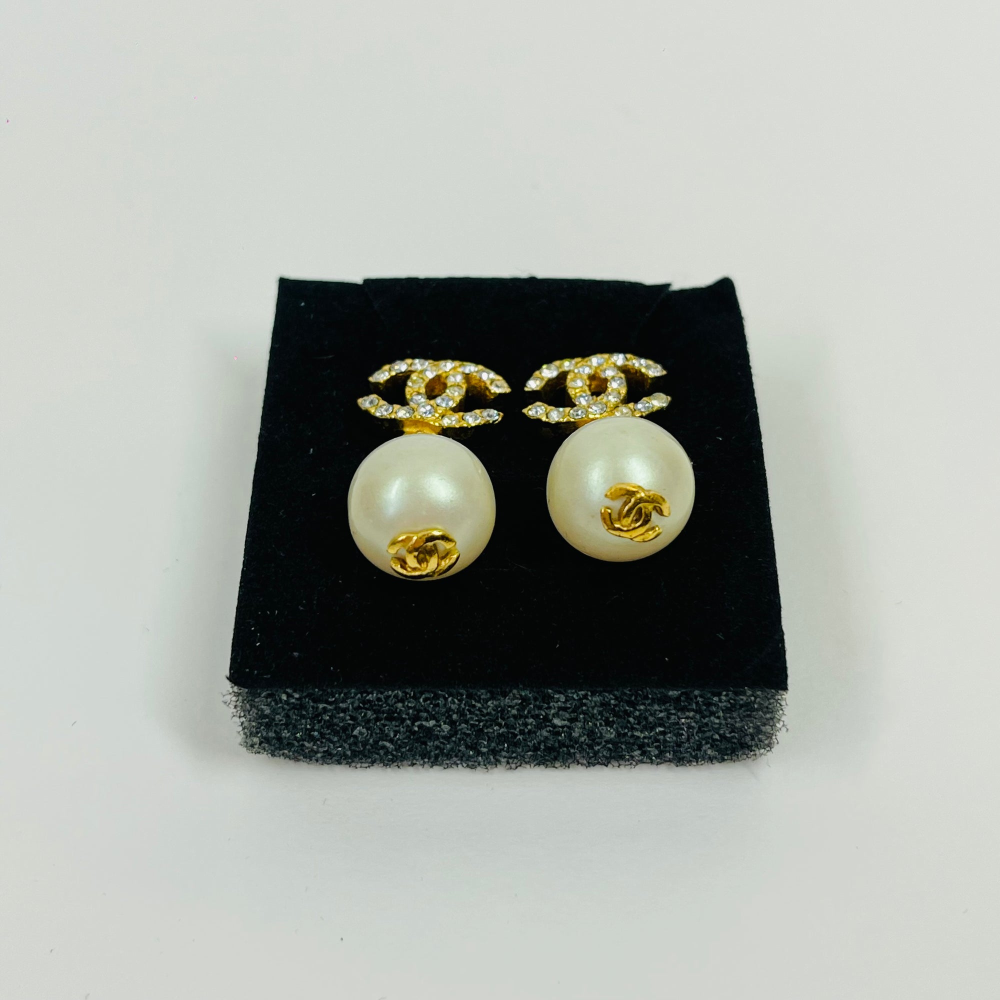 1990s CHANEL CC GOLD LOGO CRYSTAL DROP PEARL PIERCED EARRINGS