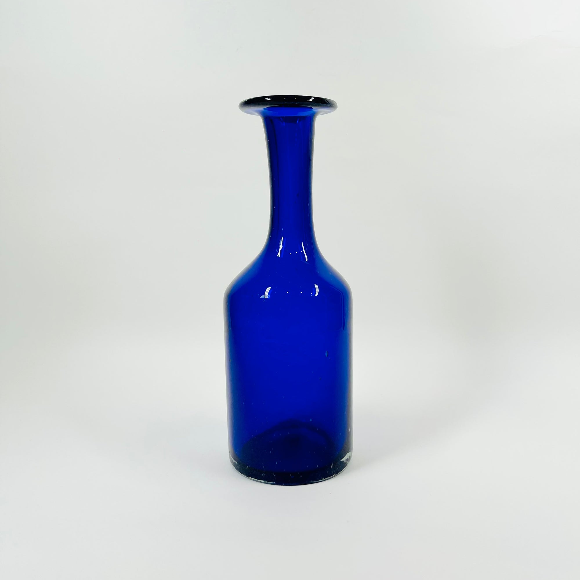 ANTIQUE MOUTH BLOWN COBALT BLUE BOTTLE VASE