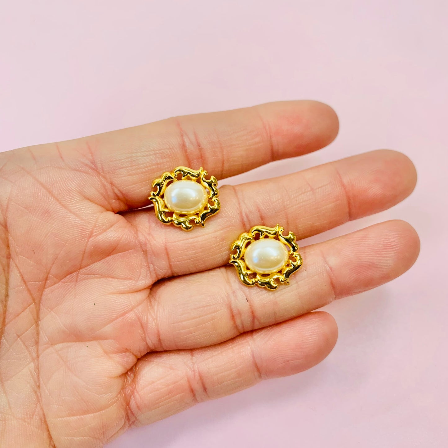 1950s FILIGREE PEARL CLIP ON EARRINGS