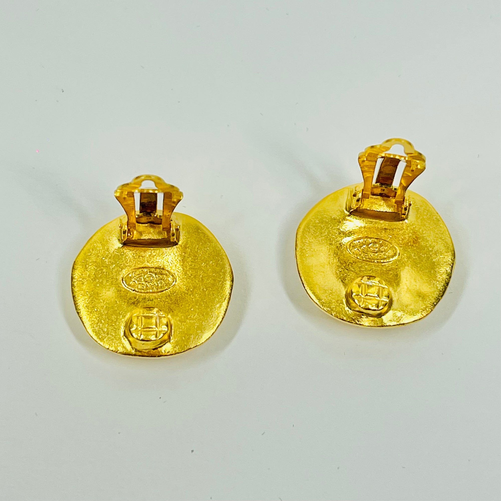 1996 CHANEL CC GOLD LOGO BUTTON CLIP ON EARRINGS