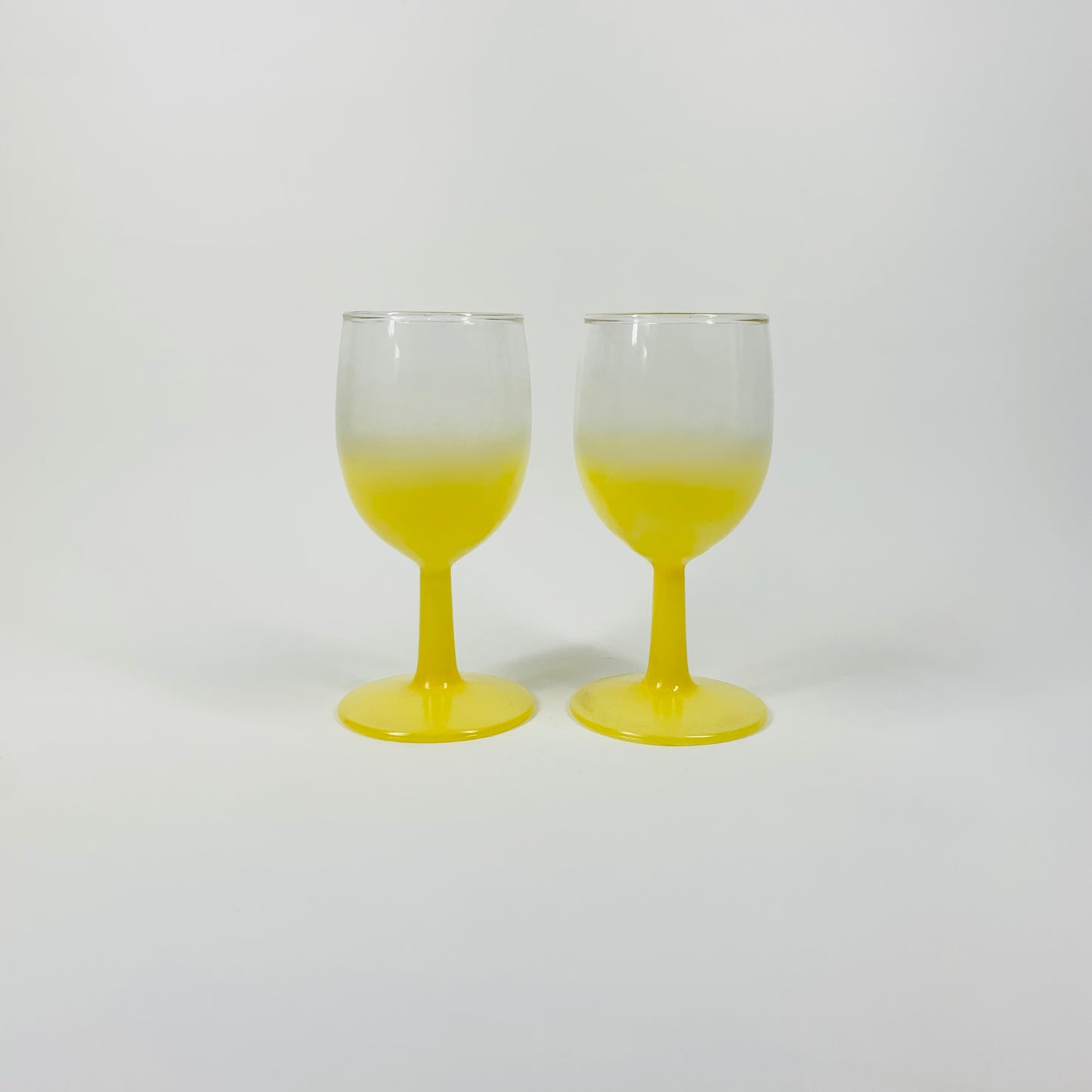 LAMINATED YELLOW JUG SET