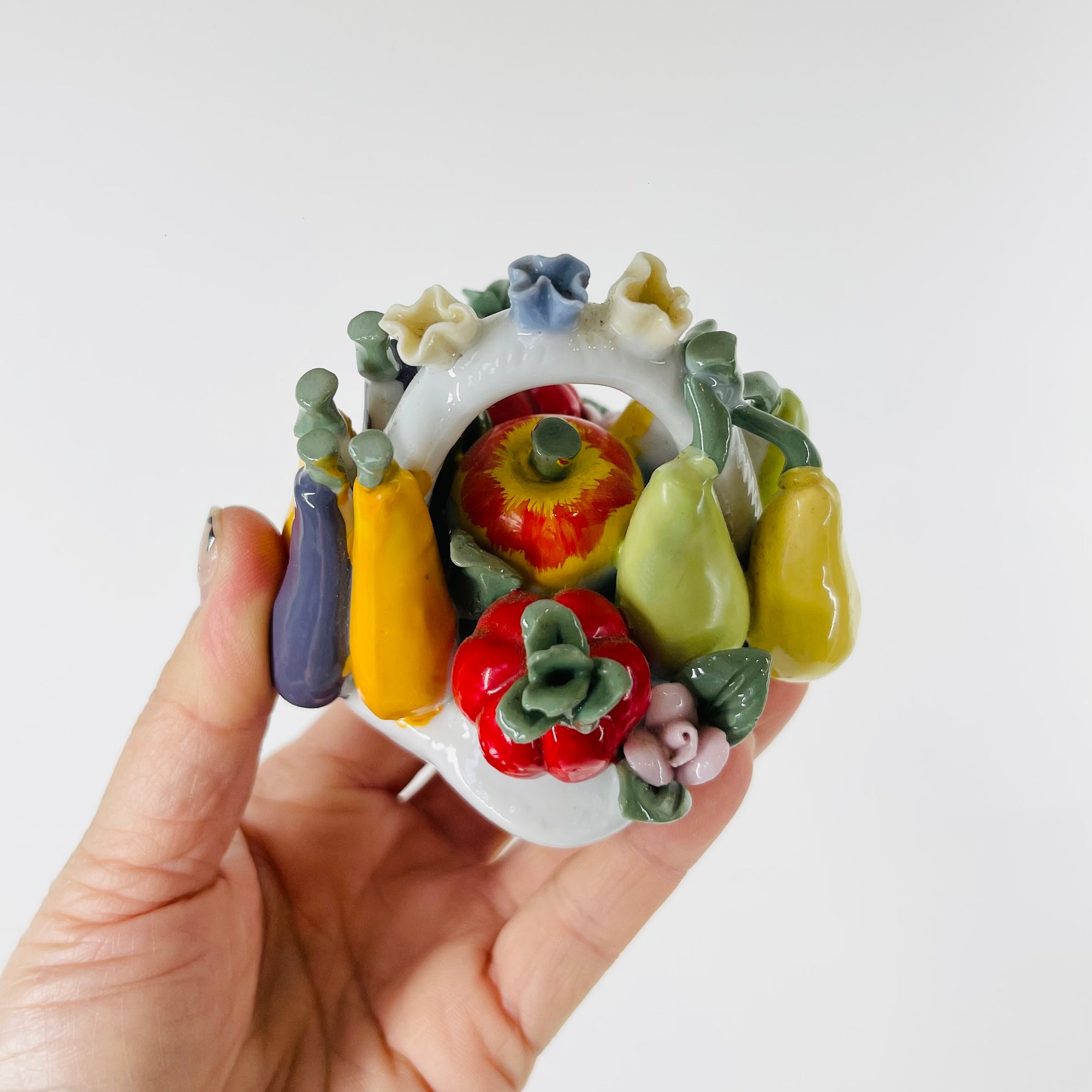 1950s ITALIAN PORCELAIN MINI FRUIT BASKET