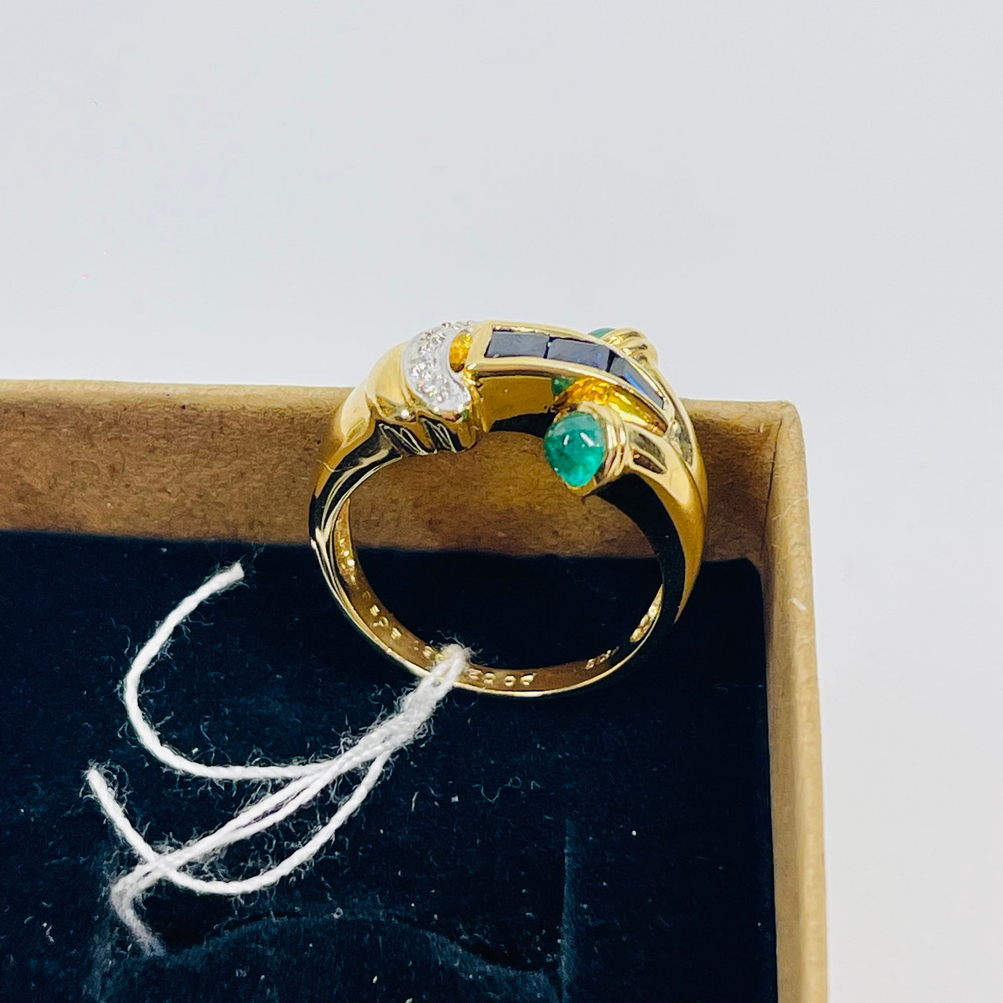 1940s 18k YELLOW GOLD BLUE SAPPHIRE EMERALD DIAMONDS PAVE TANK RING