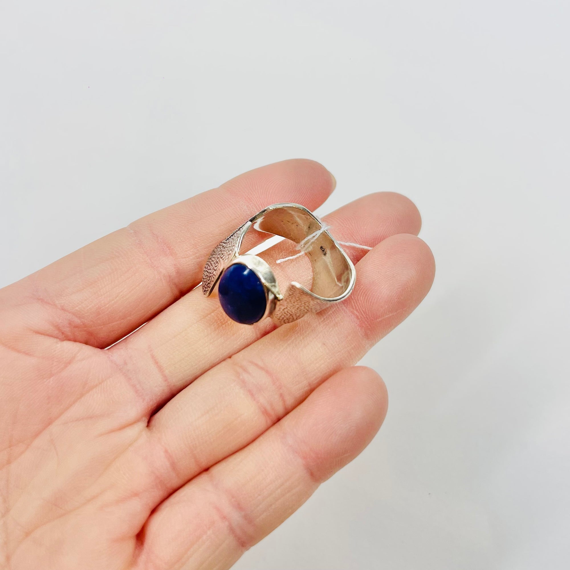 1960s FINNISH BRUTALIST SILVER RING WITH LAPIS LAZULI