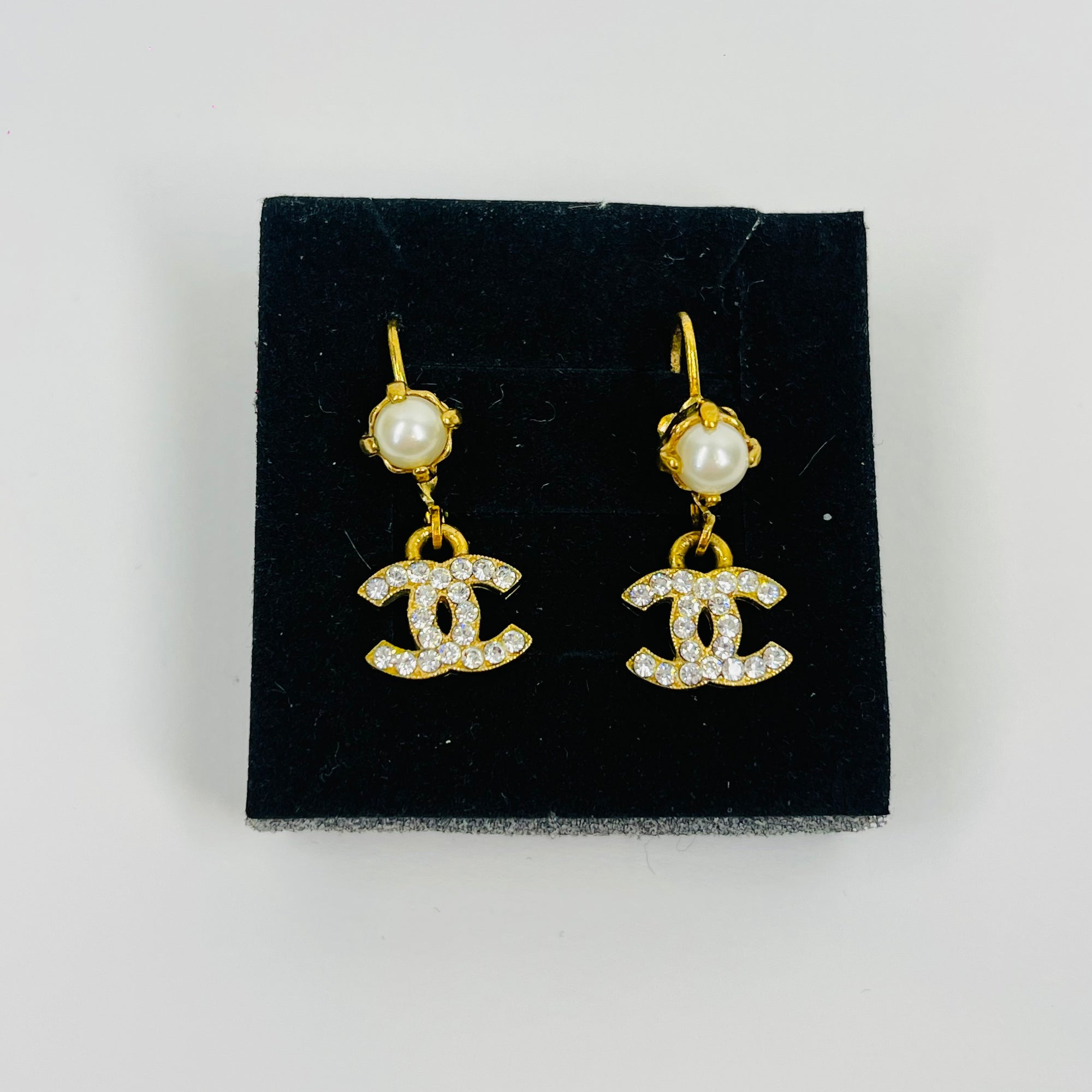 1990s CHANEL CC GOLD LOGO CRYSTAL PEARL PIERCED EARRINGS