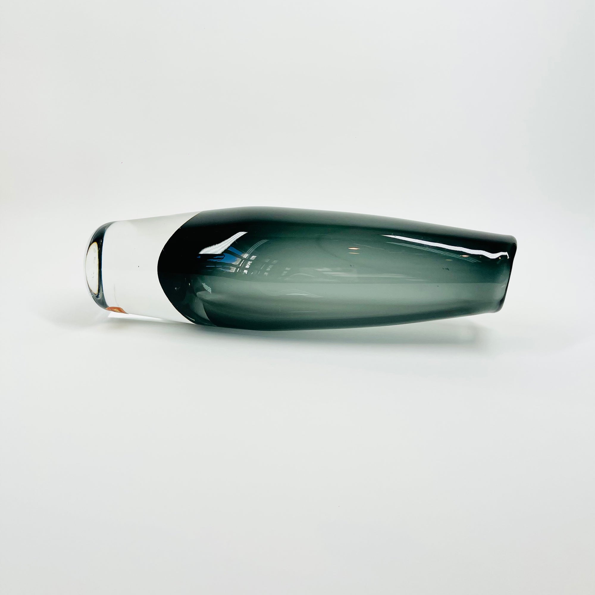 1960s SMOKEY GREY SOMMERSO GLASS VASE BY NILS LANDBERG FOR ORREFORS
