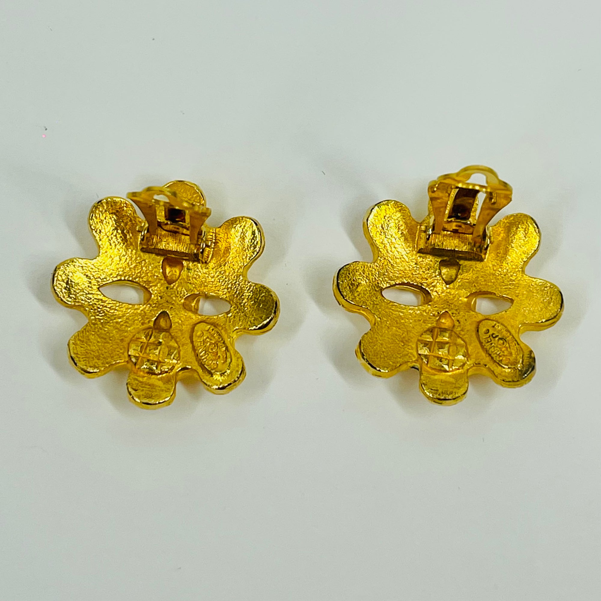 1994 CHANEL CC FILIGREE FLOWER GOLD LOGO BUTTON CLIP ON EARRINGS