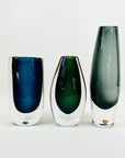 1950s NAVY BLUE SOMMERSO GLASS POSY VASE BY NILS LANDBERG FOR ORREFORS