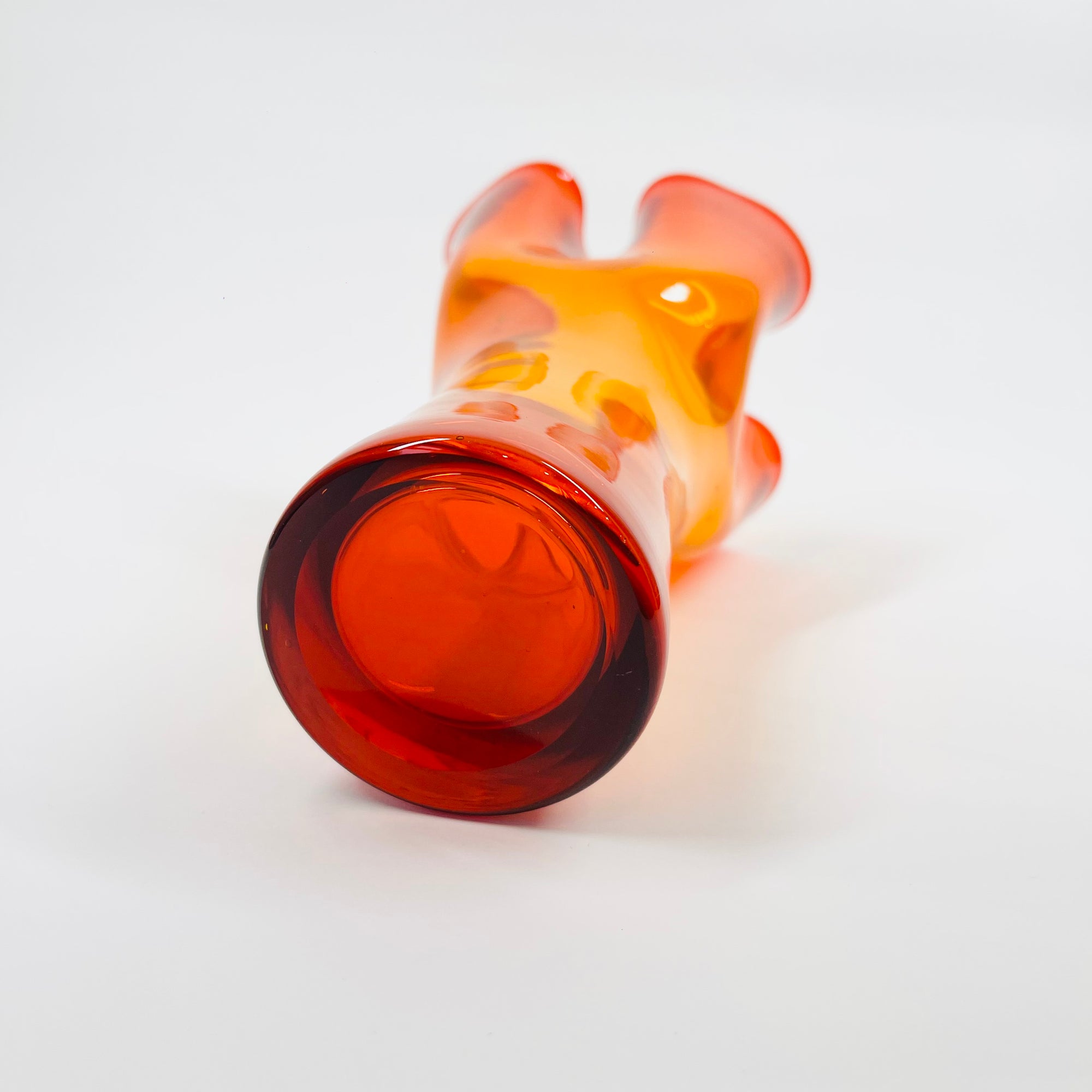 MIDCENTURY SIGNED FINNISH GLASS HANDKERCHIEF POIMU VASE BY INKERI TOIKKA FOR NUUTAJARVI NOTSJO
