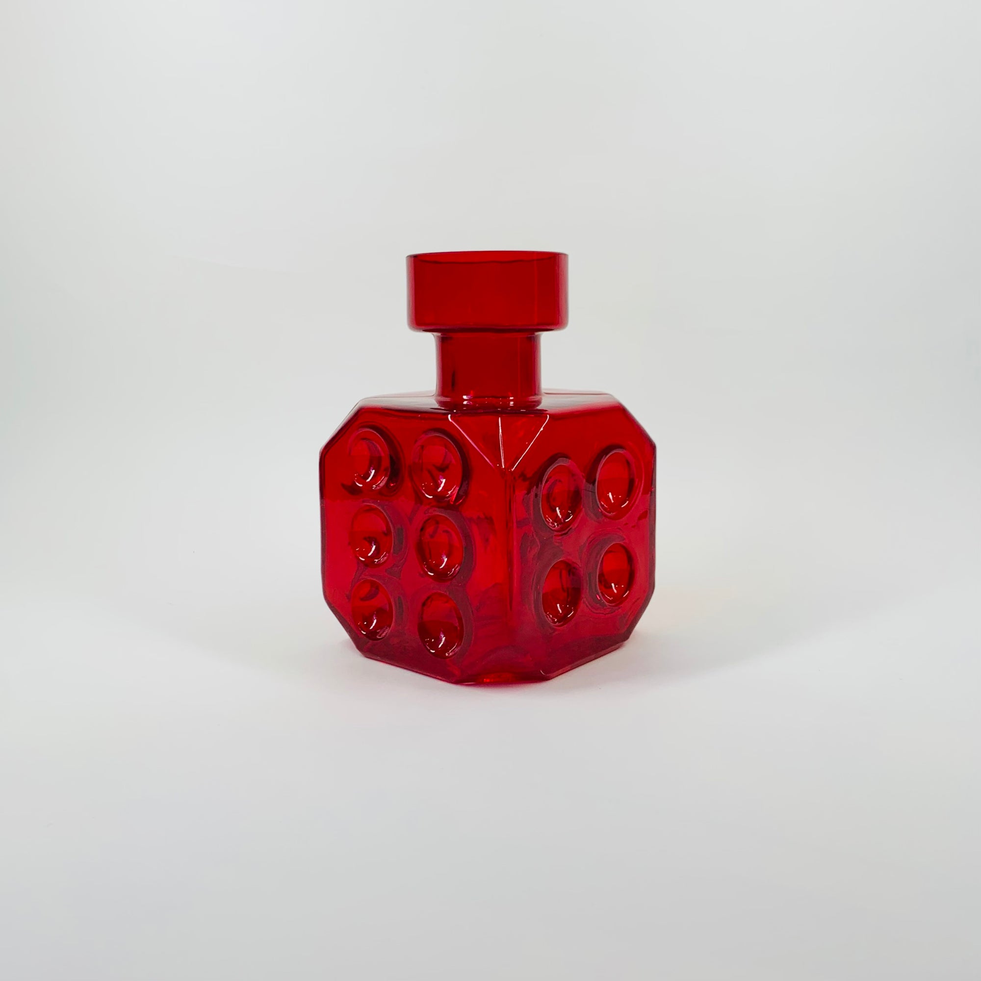1950s RED Cube GLASS VASE BY ERKKITAPIO SIROINEN FOR RIIHIMÄEN LASI FINLAND