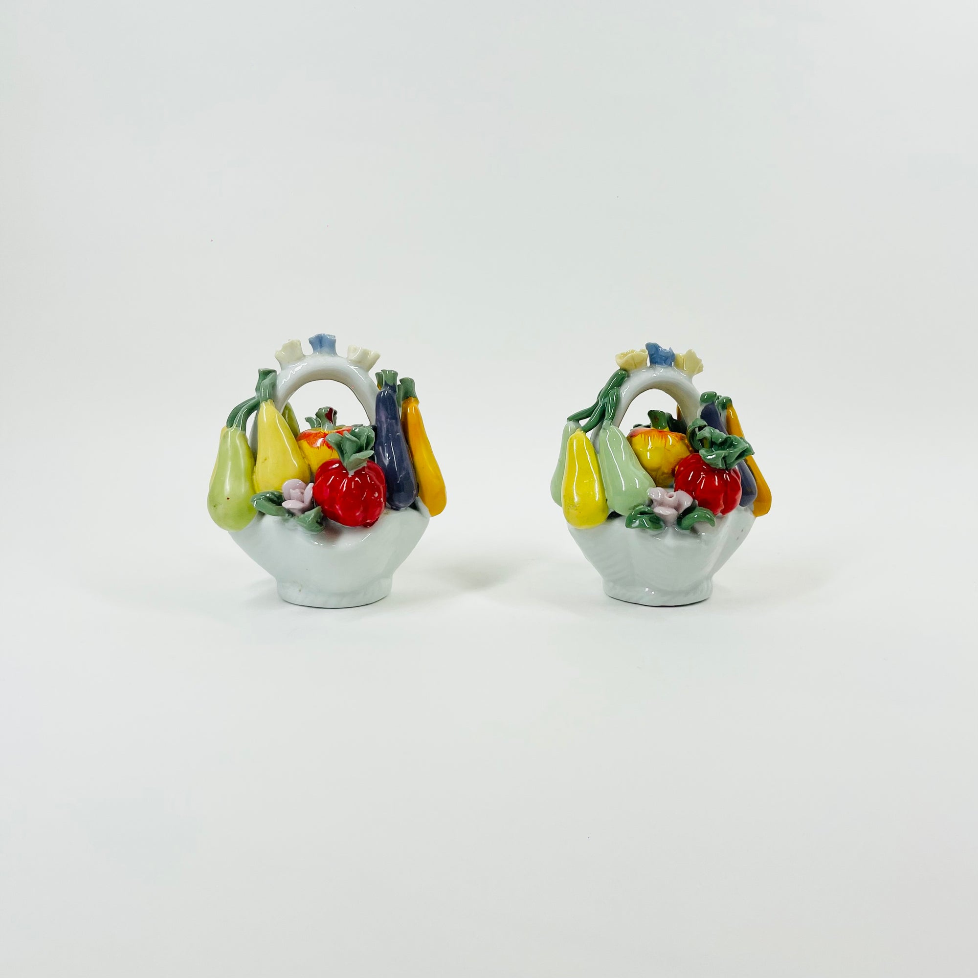 1950s ITALIAN PORCELAIN MINI FRUIT BASKET