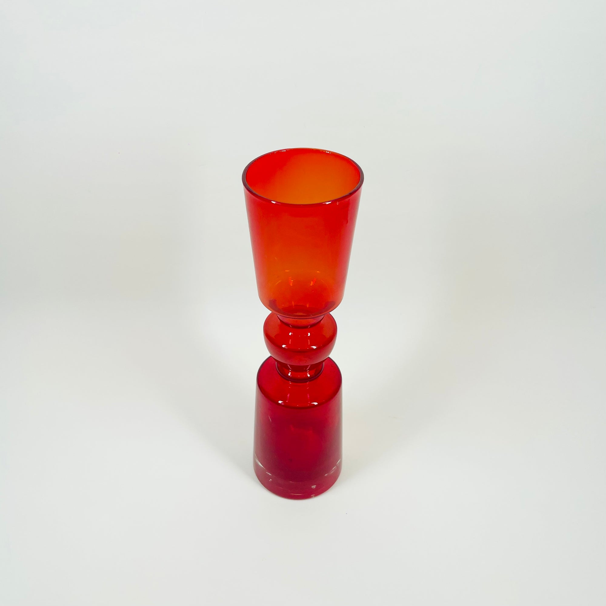 1960s FINNISH RED OMBRE GLASS HOOP VASE BY TAMARA ALADIN FOR RIIHIMAEN LASI