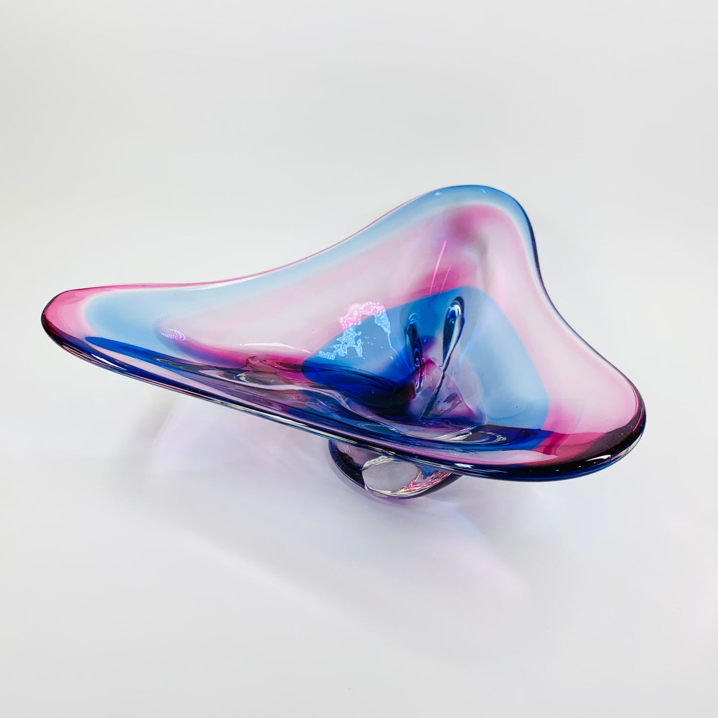 LARGE JAPANESE PINK HARLEQUIN BOWL