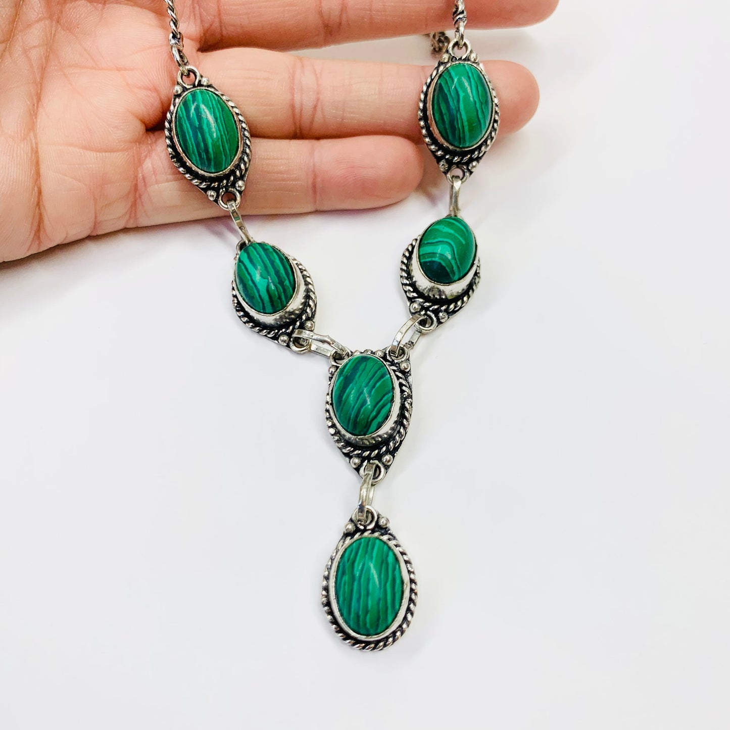 SILVER MALACHITE NECKLACE