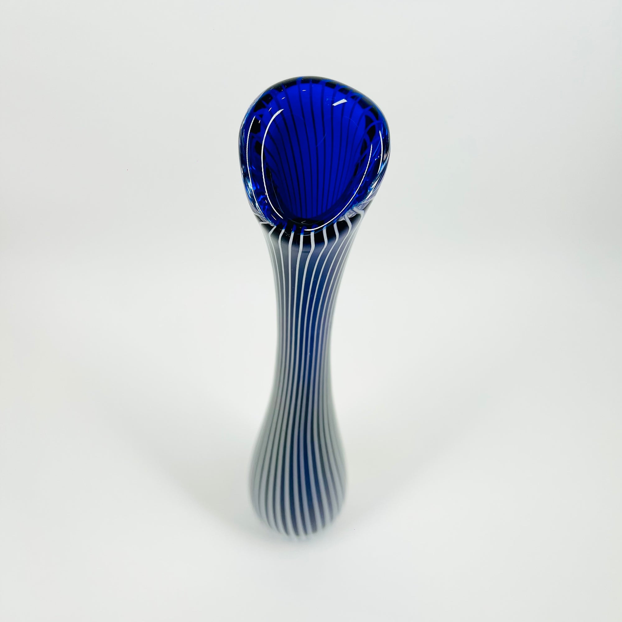 1960s ZEBRA SOMMERSO GLASS VASE BY VICKE LINDSTRAND FOR KOSTA BODA