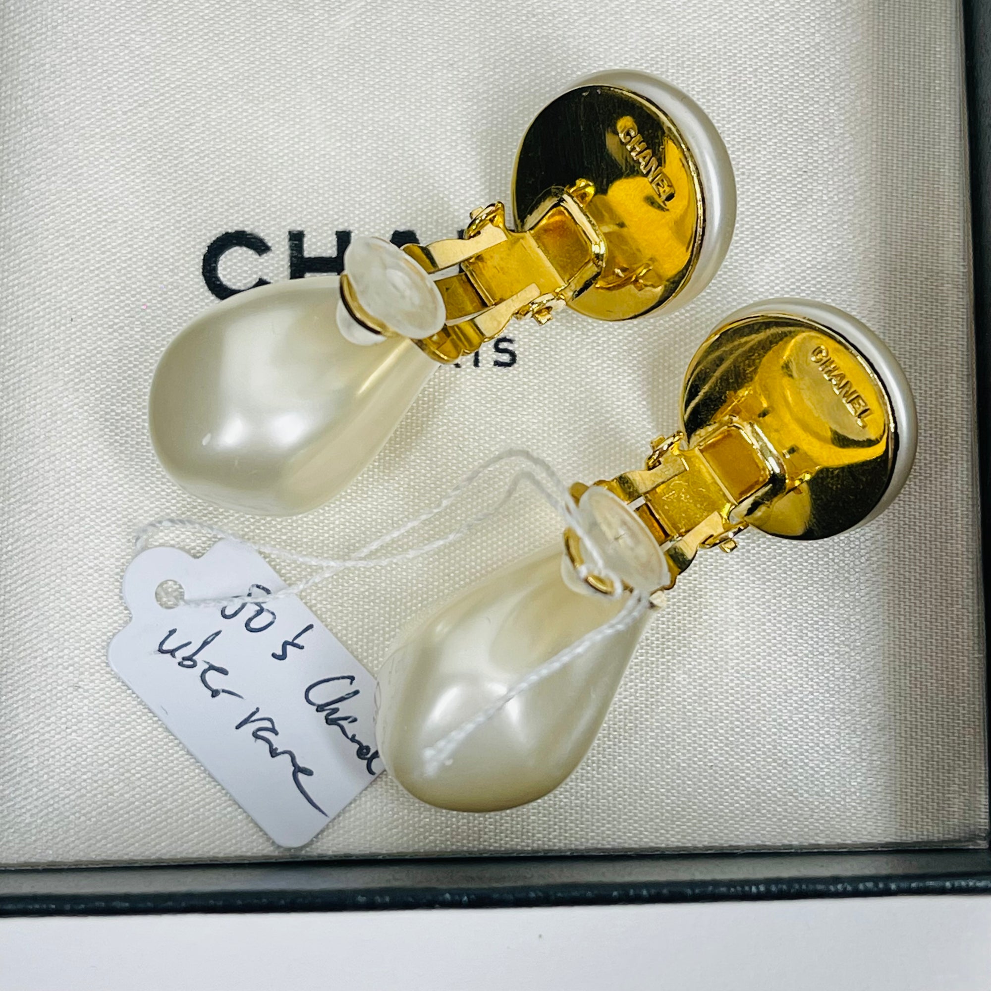 1990s CHANEL CC GOLD DROP BAROQUE PEARLS CLIP ON EARRINGS
