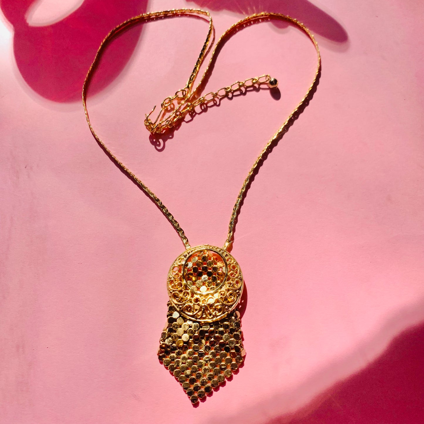 MESH DROP PENDANT NECKLACE