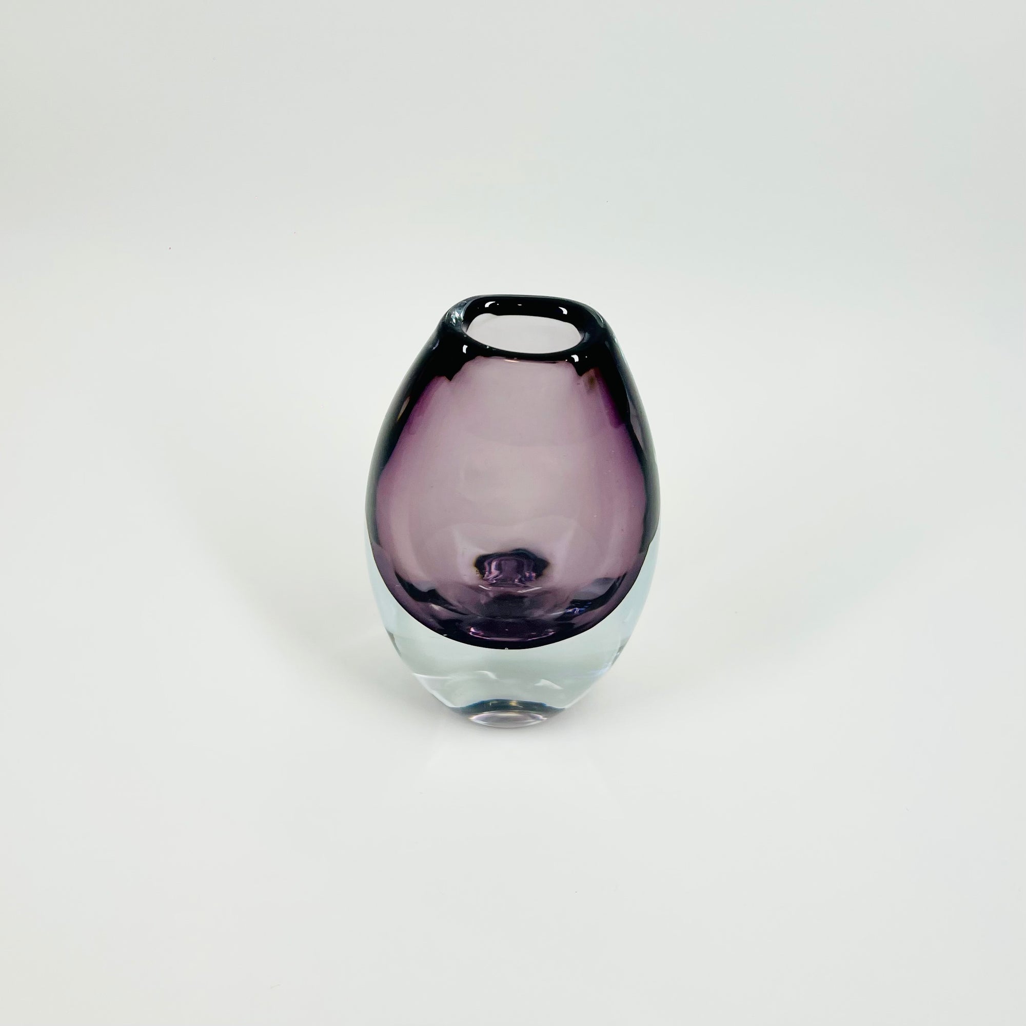 1950s PURPLE SOMMERSO GLASS POSY VASE BY GUNNAR NYLUND FOR STROMBERGSHYTTAN