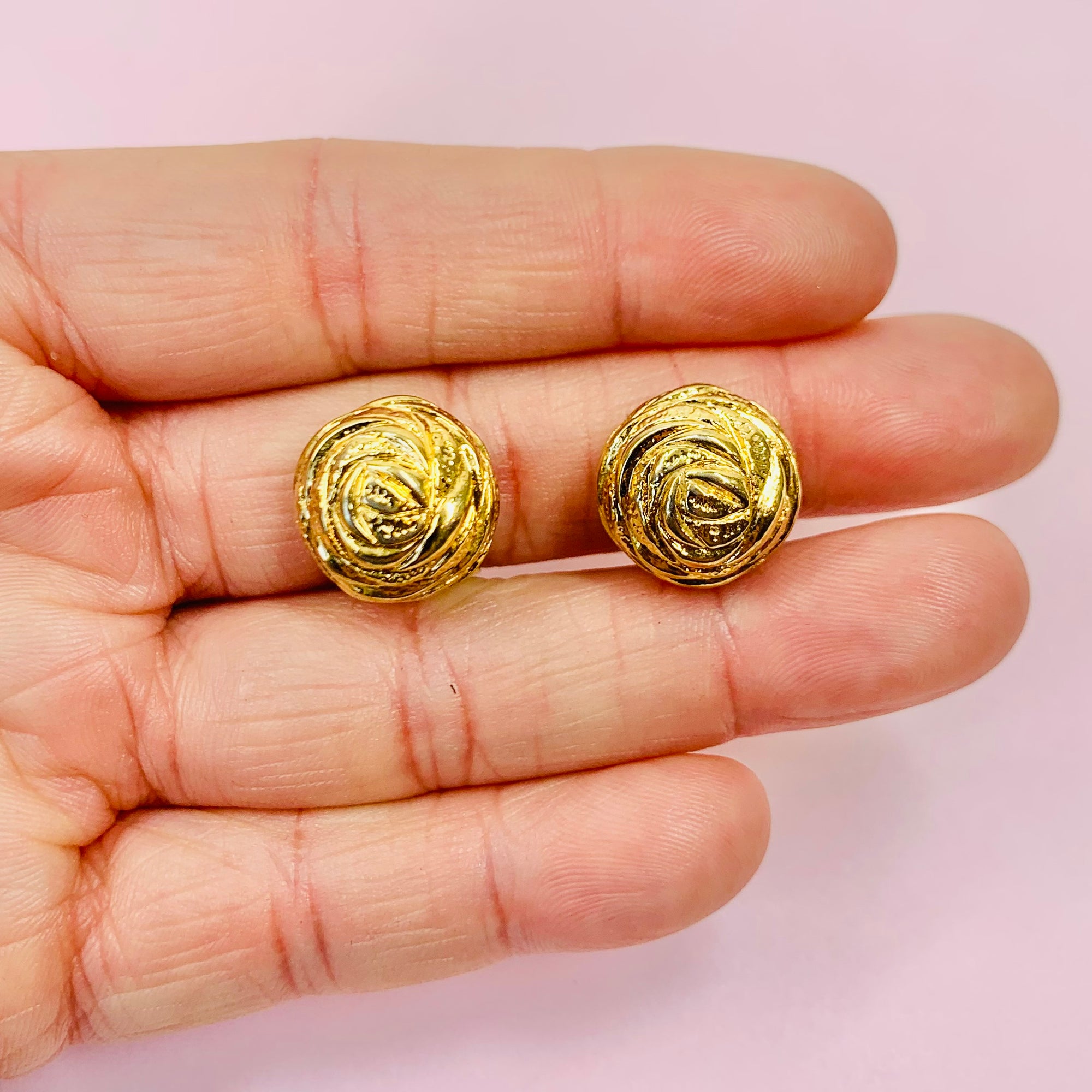 1950s ROSE SCROLLS BUTTON CLIP ON EARRINGS