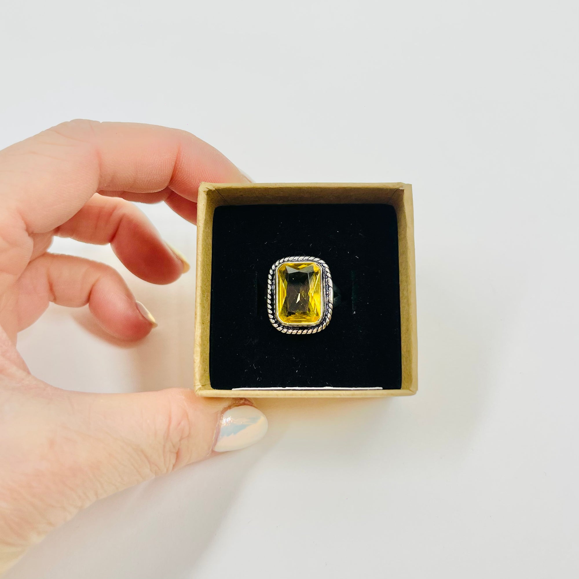 ANTIQUE SILVER RING WITH EMERALD CUT CITRINE