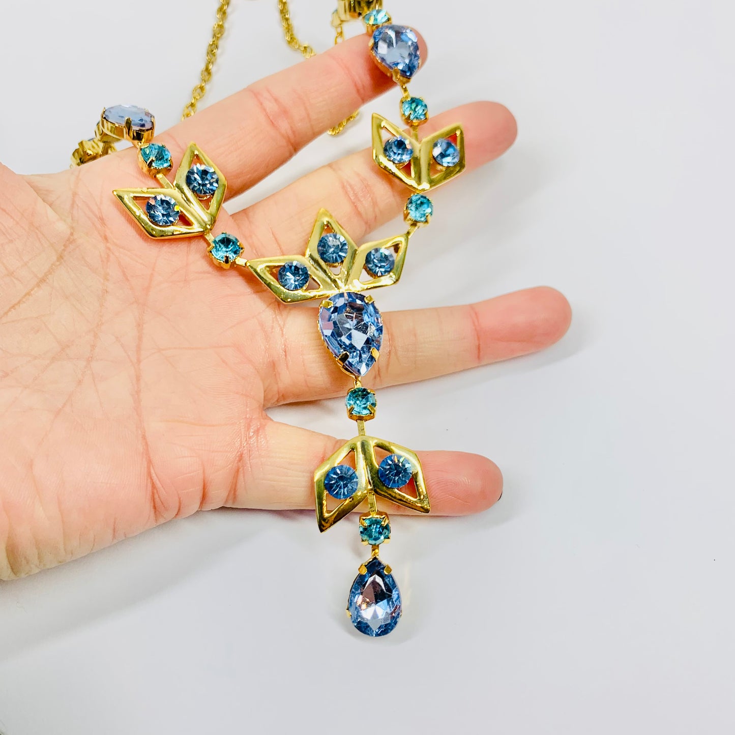 BLUE PASTES FESTOON NECKLACE