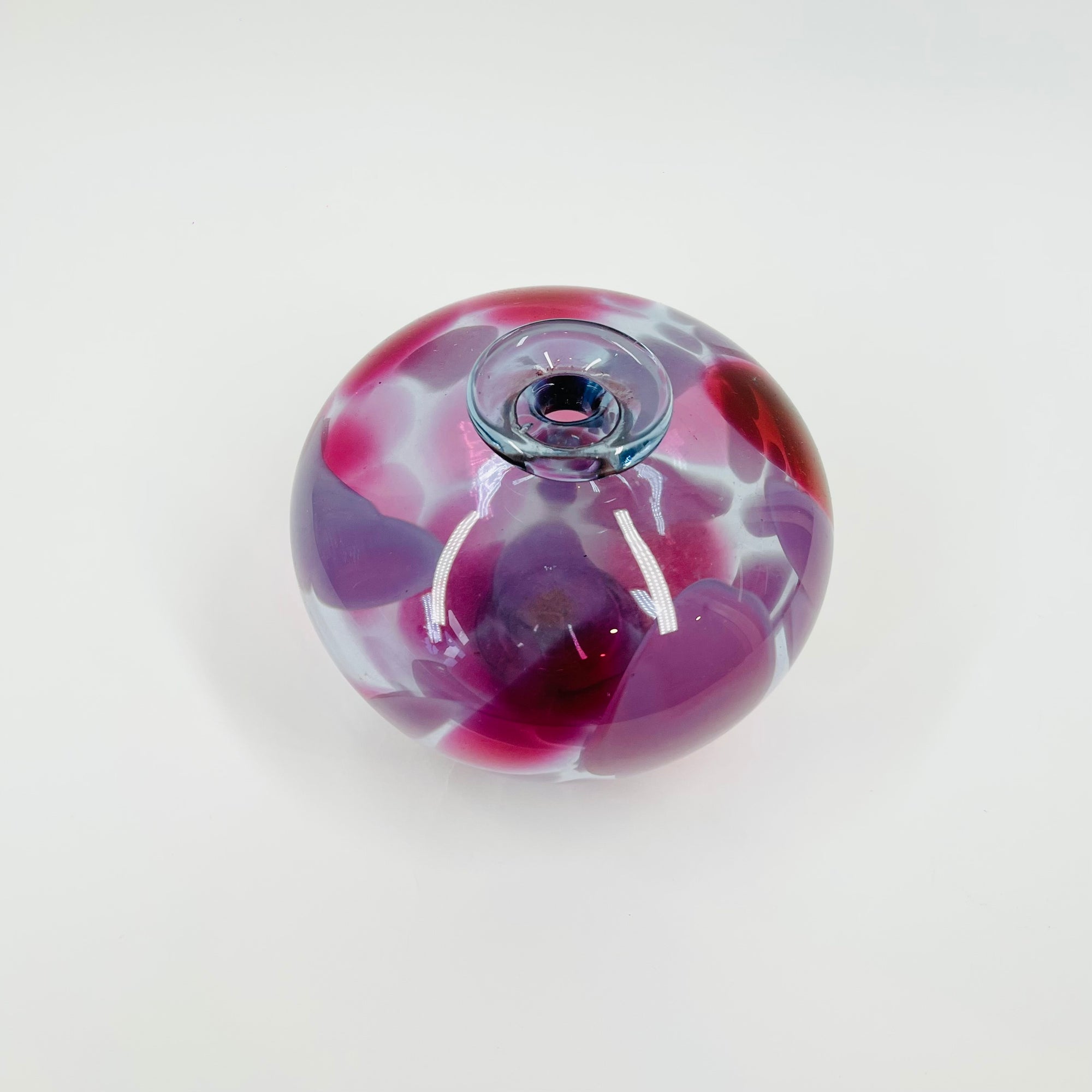1980s AUSTRALIAN MOUTH BLOWN PINK PURPLE SPATTER ART GLASS SQUAT VASE BY STEPHEN MORRIS