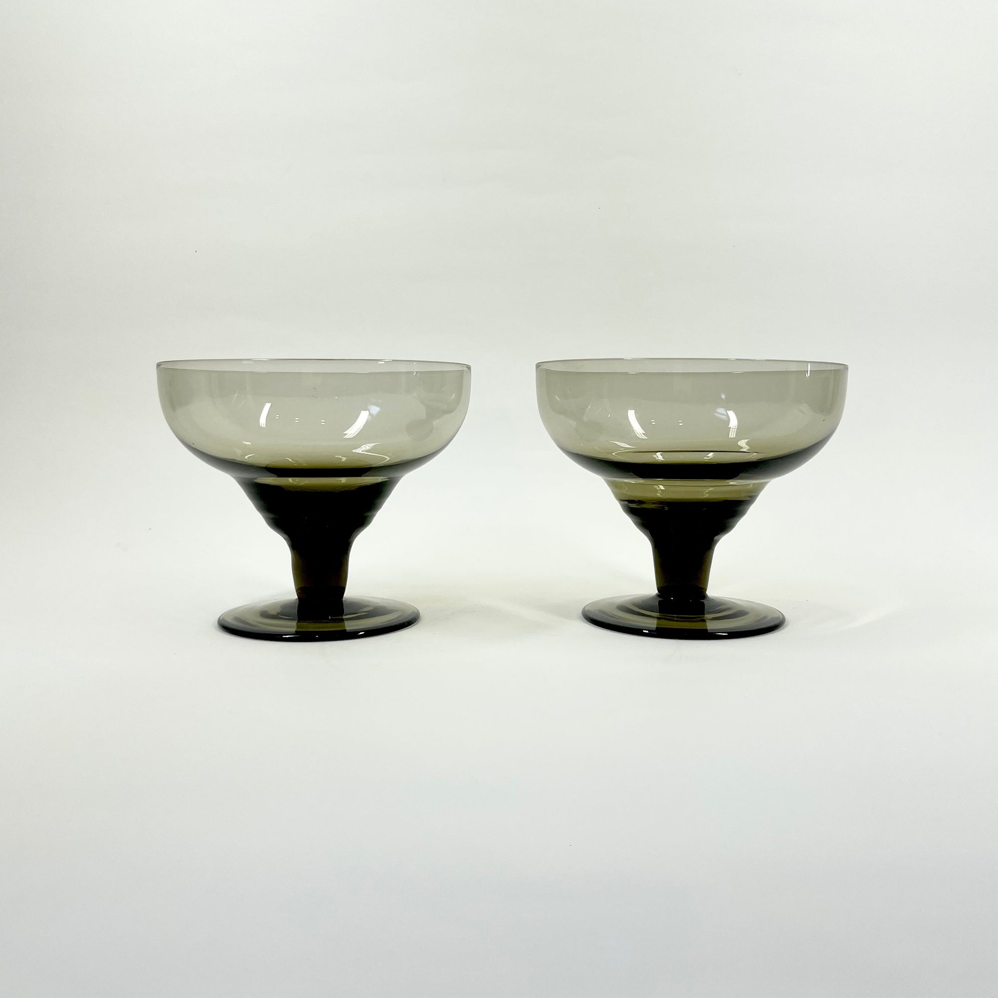 1950s GREY FOOTED COUPE/DESSERT BOWLS