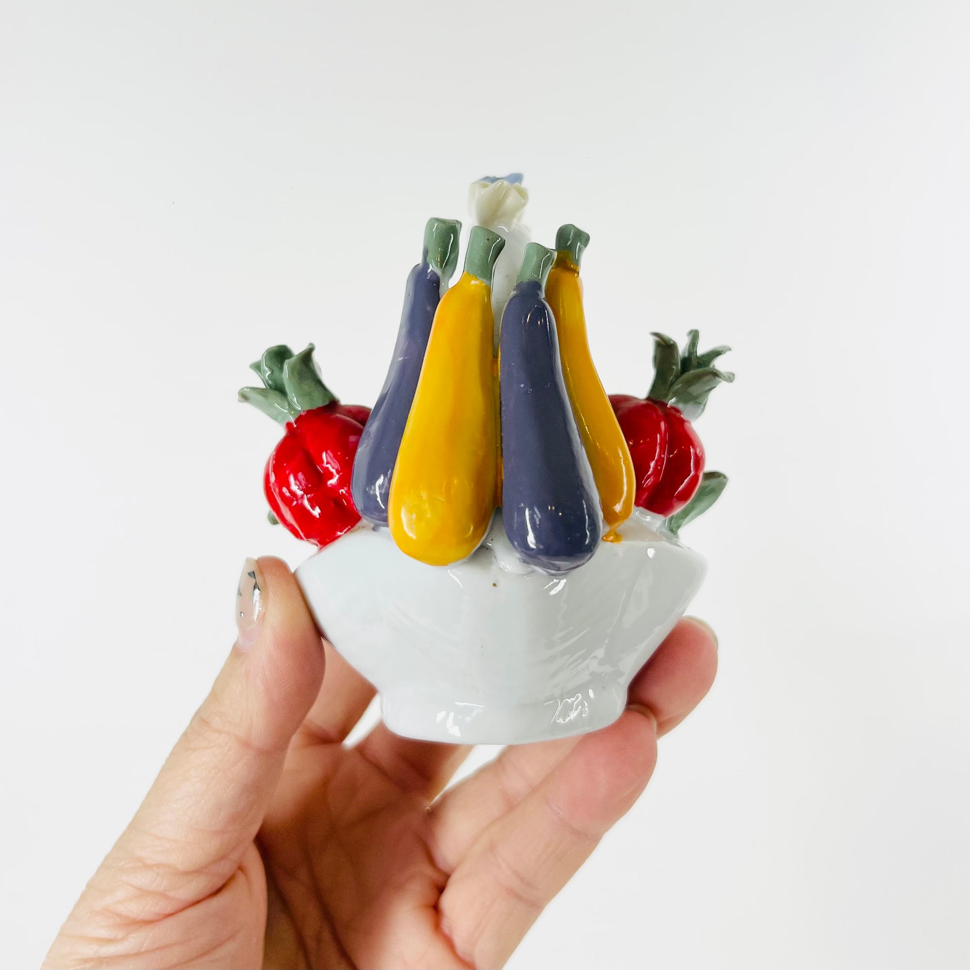 1950s ITALIAN PORCELAIN MINI FRUIT BASKET