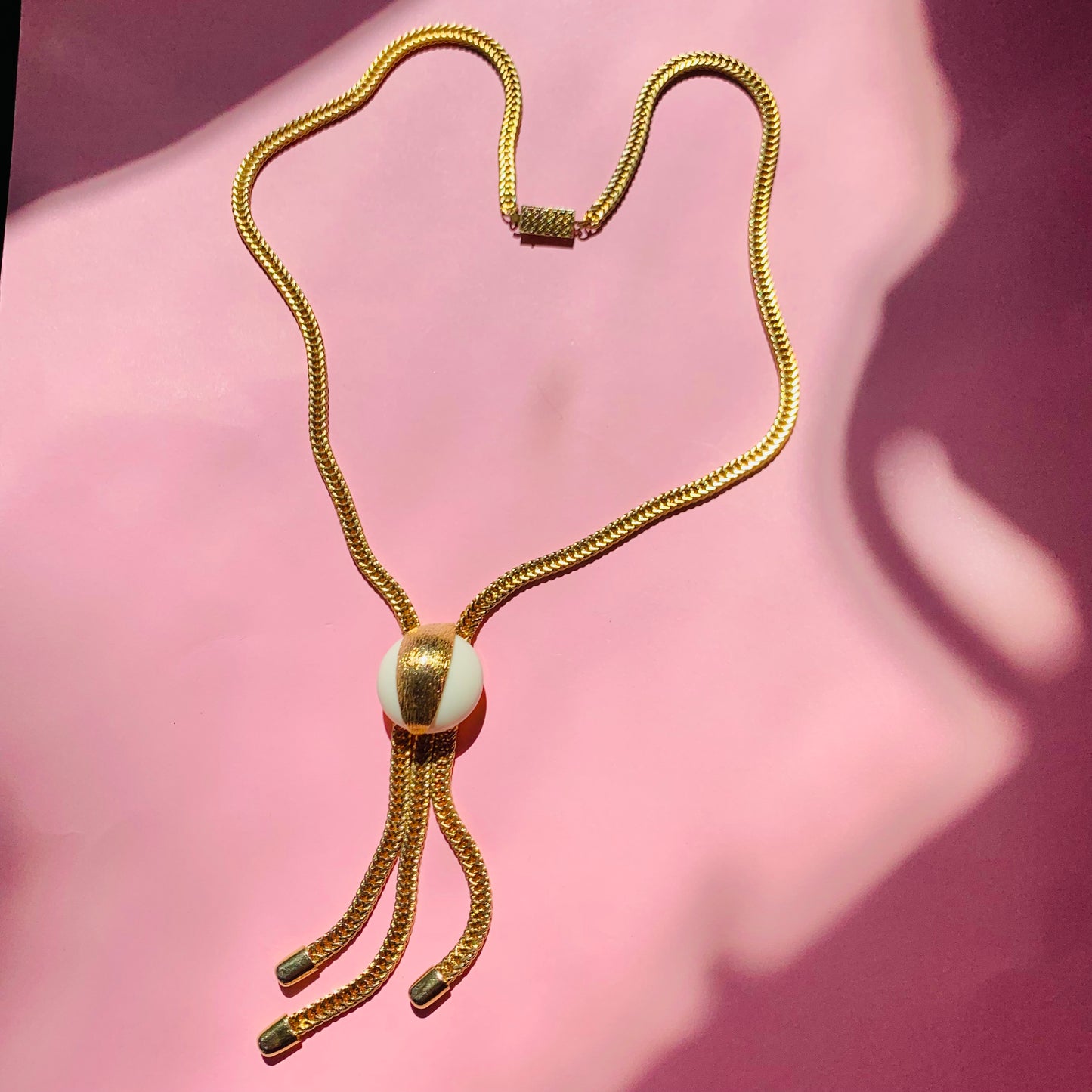 MESH DROP PENDANT NECKLACE