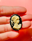 50s COSTUME CAMEO BROOCH