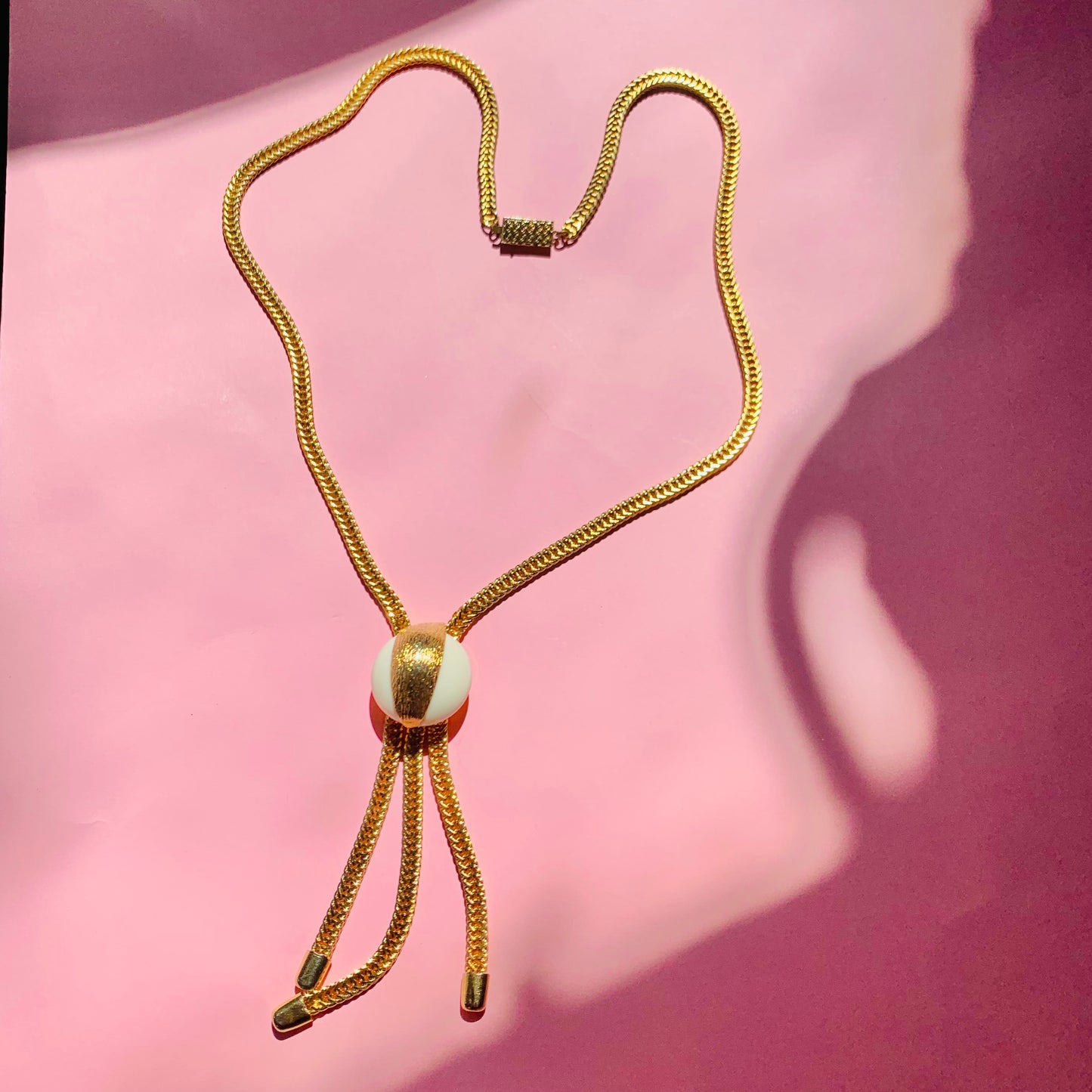 MESH DROP PENDANT NECKLACE