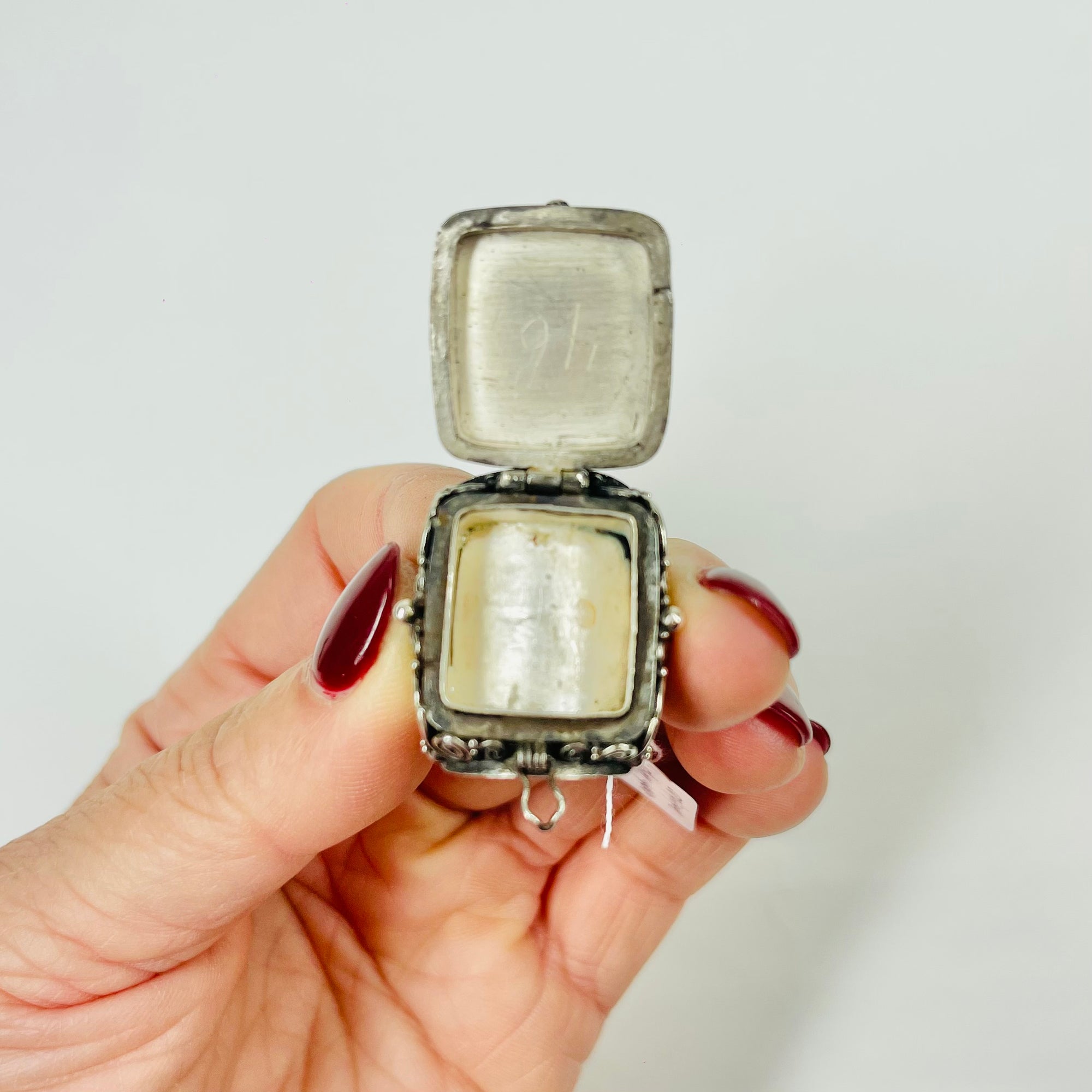 ANTIQUE GOLD SILVER COMPARTMENT RING WITH GREEN AMBER