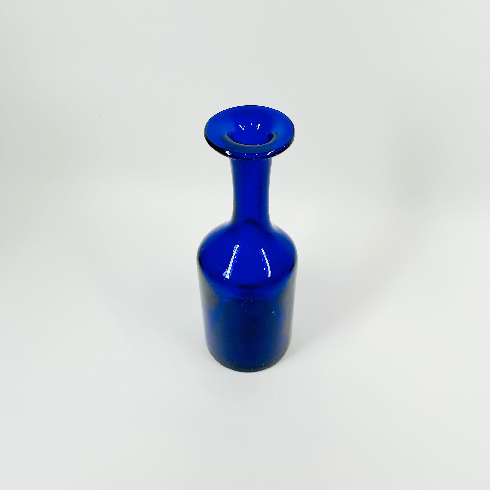 ANTIQUE MOUTH BLOWN COBALT BLUE BOTTLE VASE