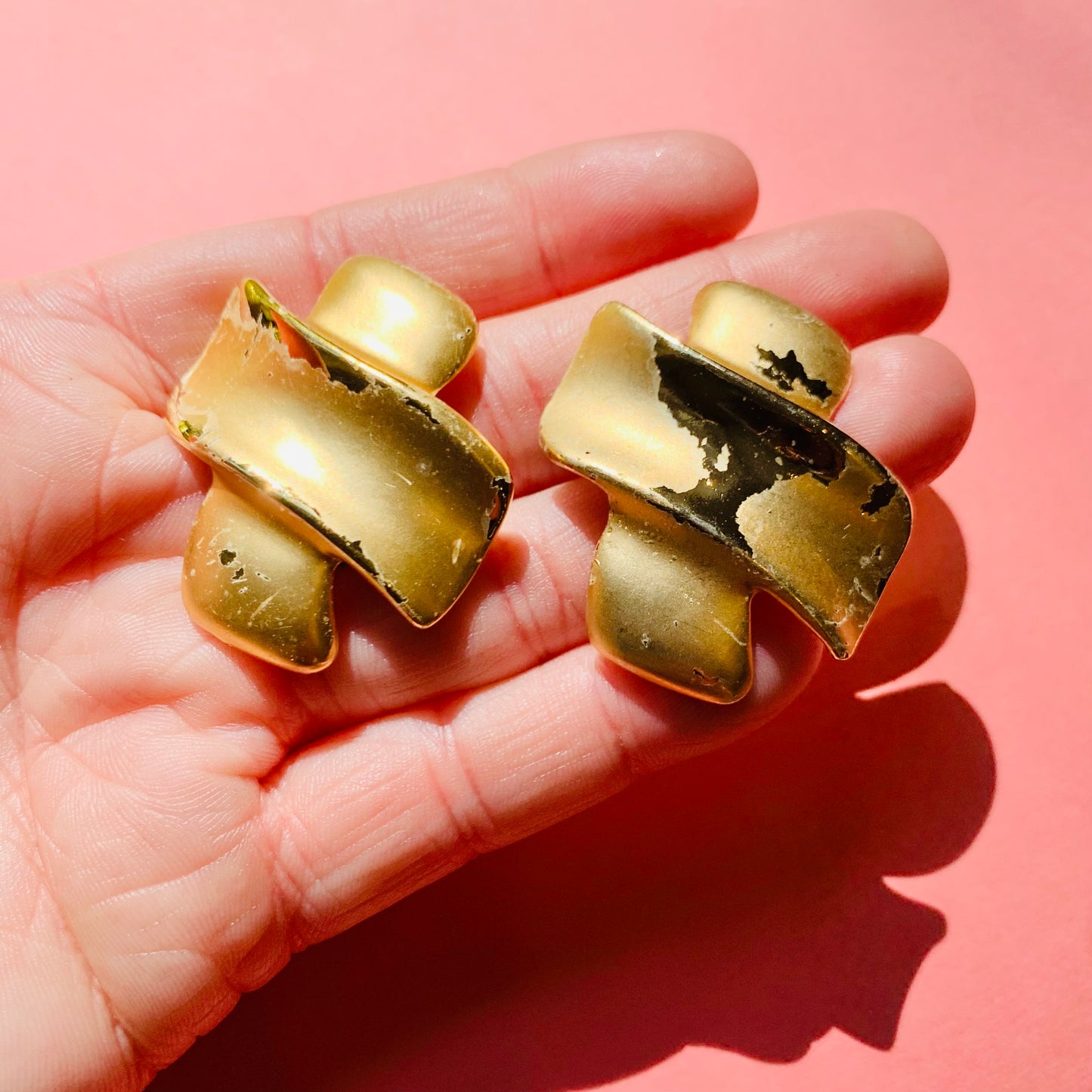 1980s TEXTURED X MATTE CLIP ON EARRINGS