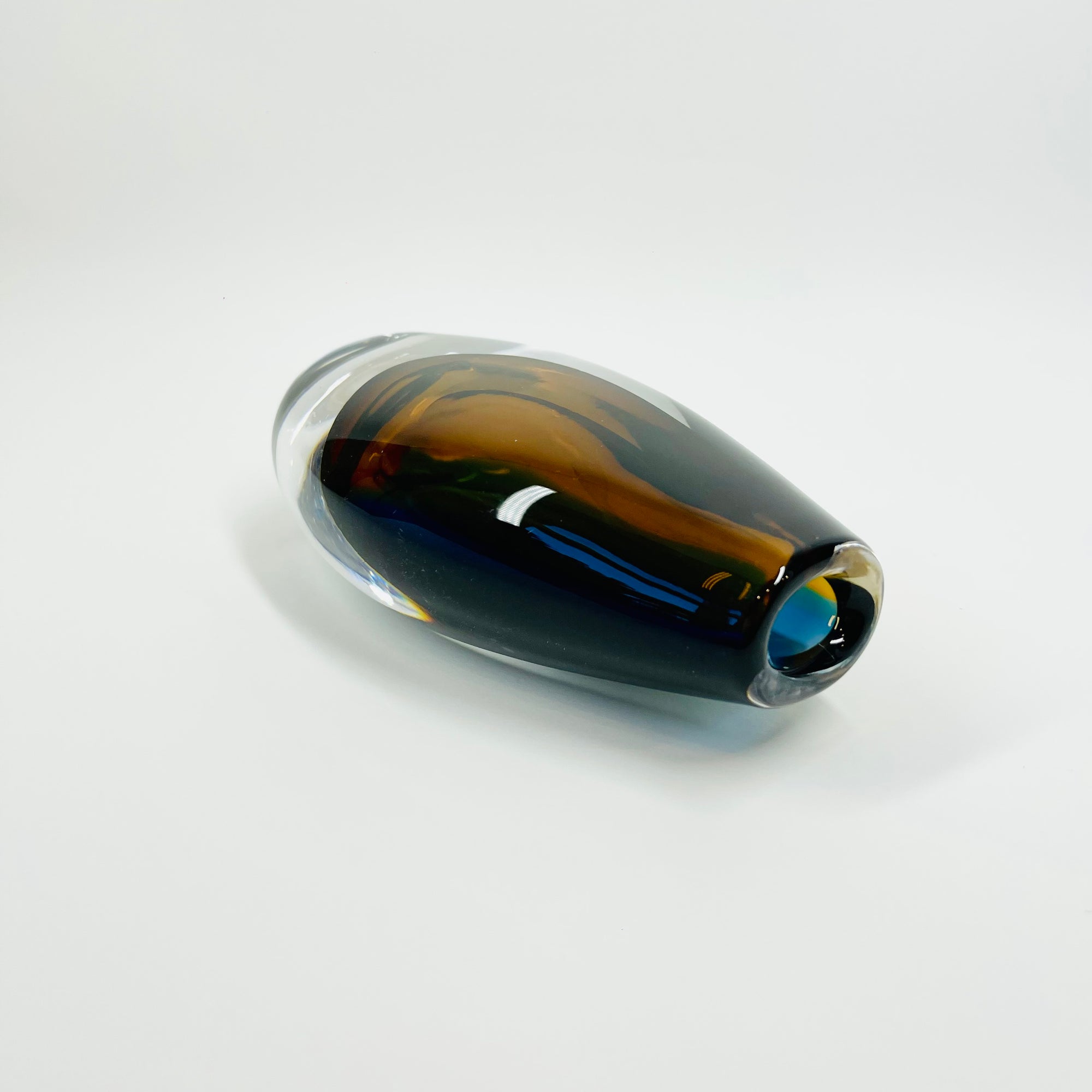 1950s HARLEQUIN SOMMERSO GLASS POSY VASE BY VICKE LINDSTRAND FOR KOSTA BODA