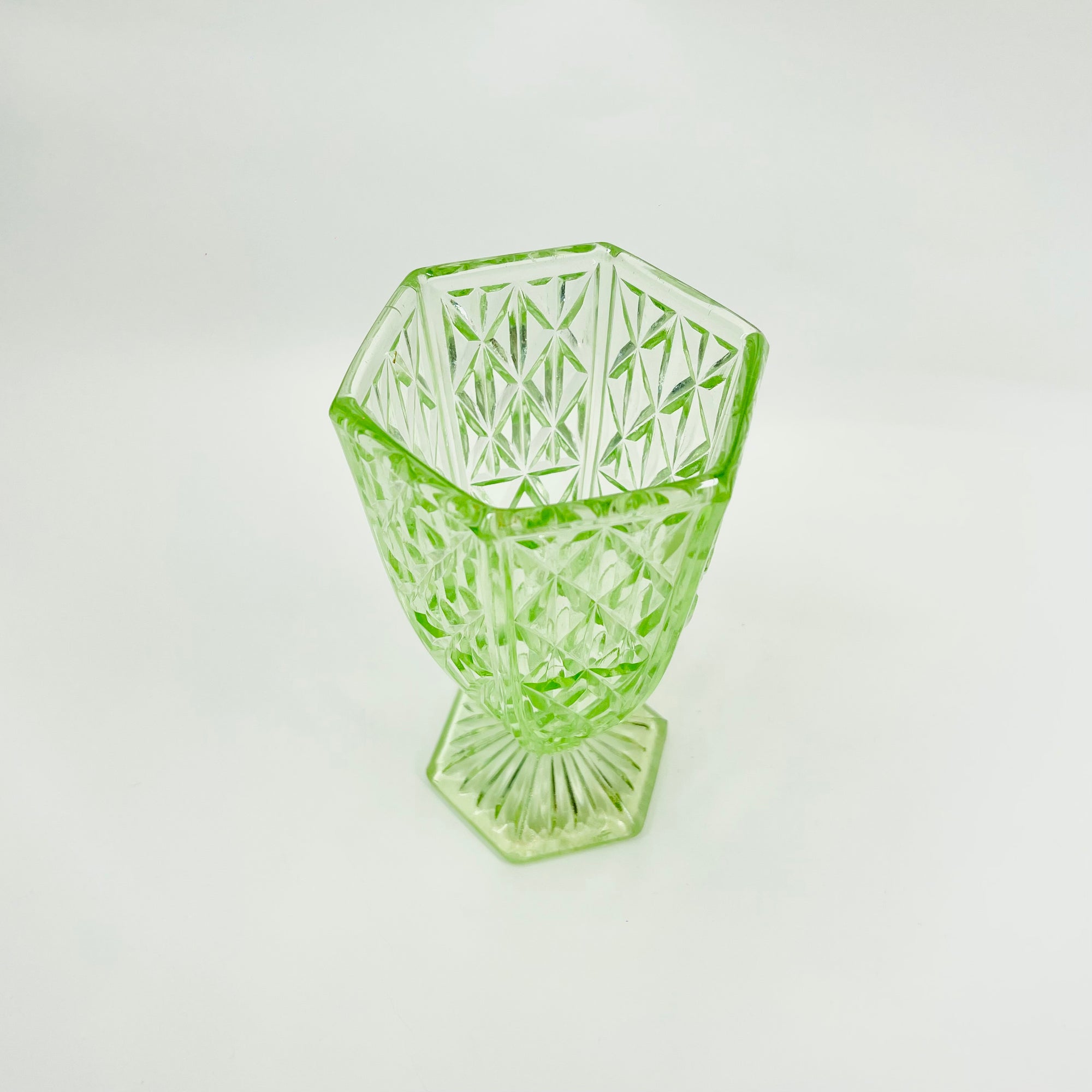 ANTIQUE ART DECO PRESSED GREEN DEPRESSION GLASS VASE