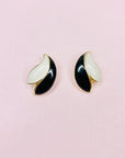 60s BARCS NAVY WHITE WING RIBBON ENAMEL BUTTON EARRINGS