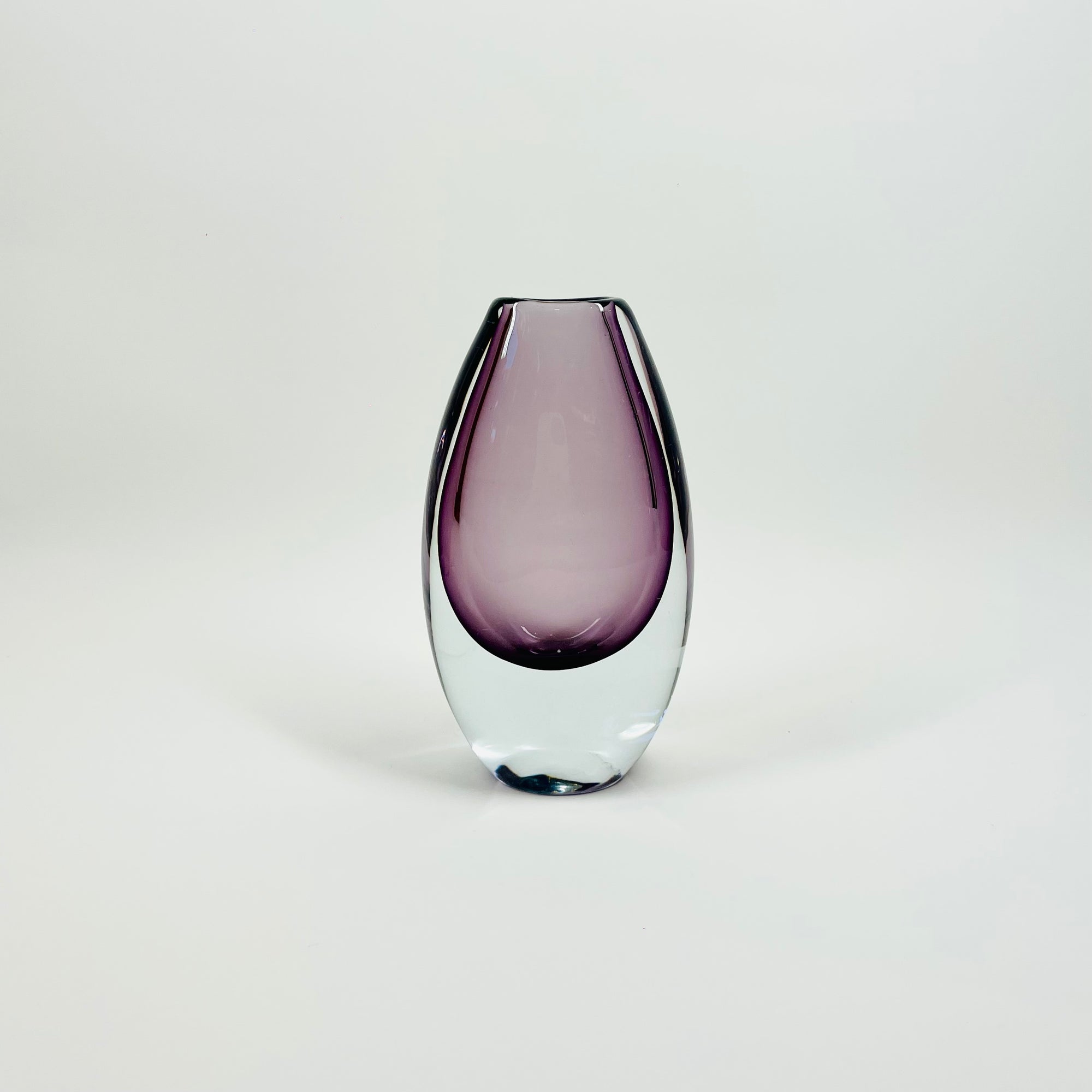 1950s PURPLE SOMMERSO GLASS POSY VASE BY GUNNAR NYLUND FOR STROMBERGSHYTTAN