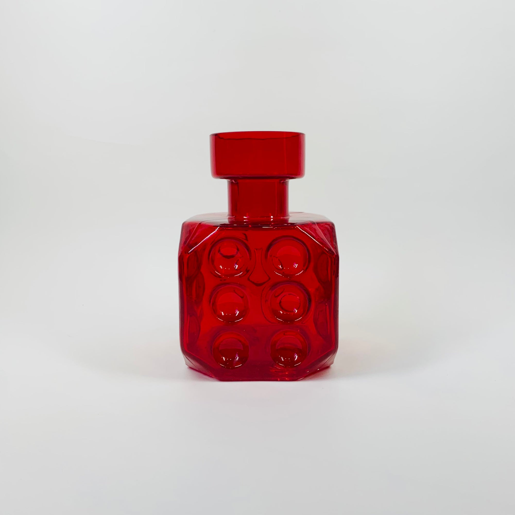 1950s RED Cube GLASS VASE BY ERKKITAPIO SIROINEN FOR RIIHIMÄEN LASI FINLAND
