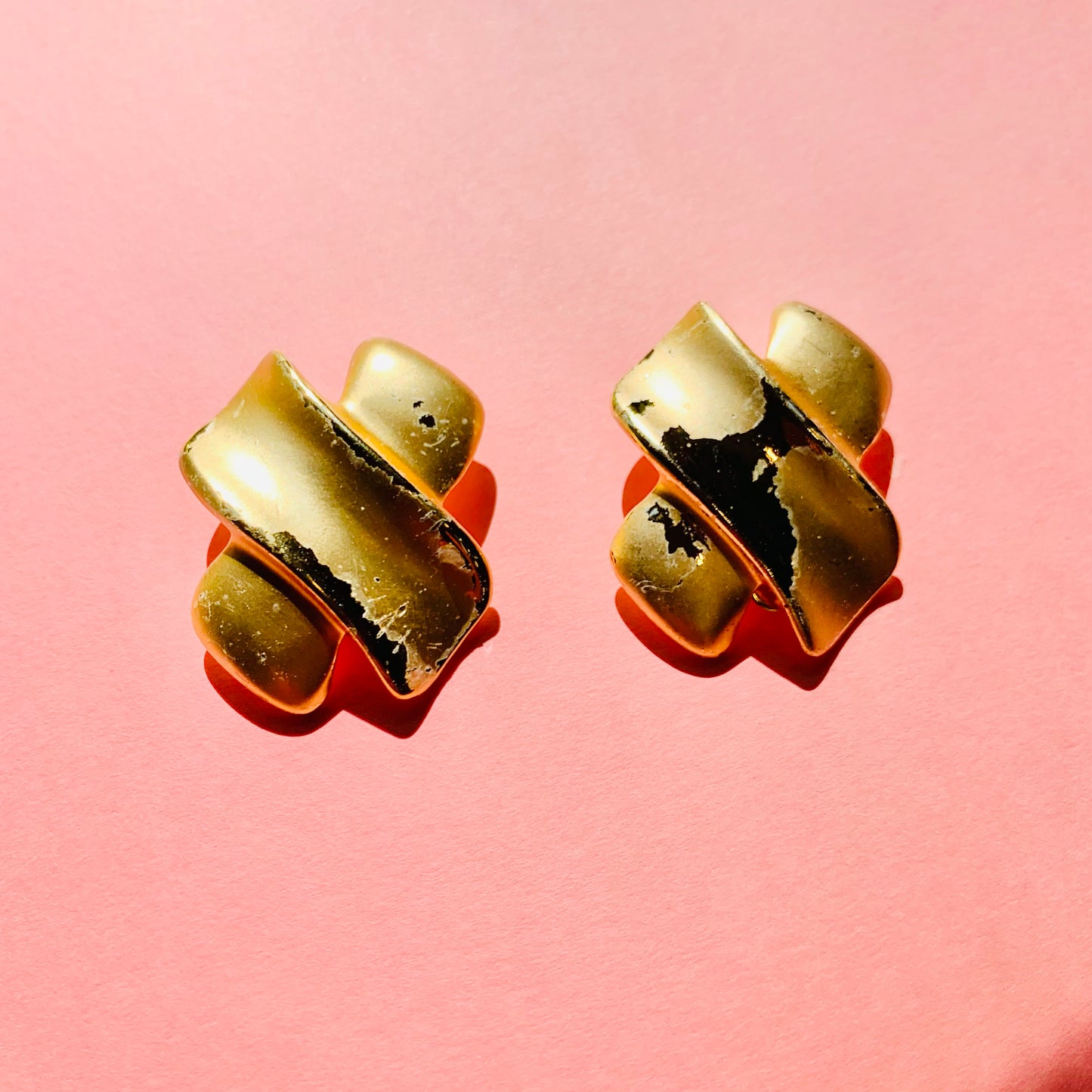 1980s TEXTURED X MATTE CLIP ON EARRINGS