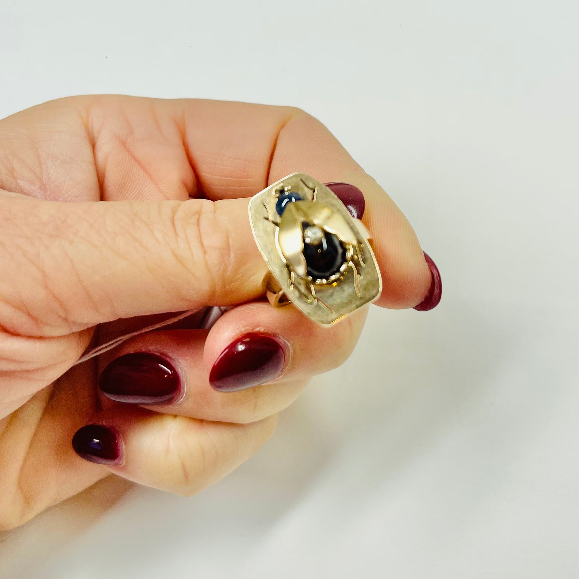 ANTIQUE VICTORIAN 9K GOLD RUBY CABOCHON BEETLE RING