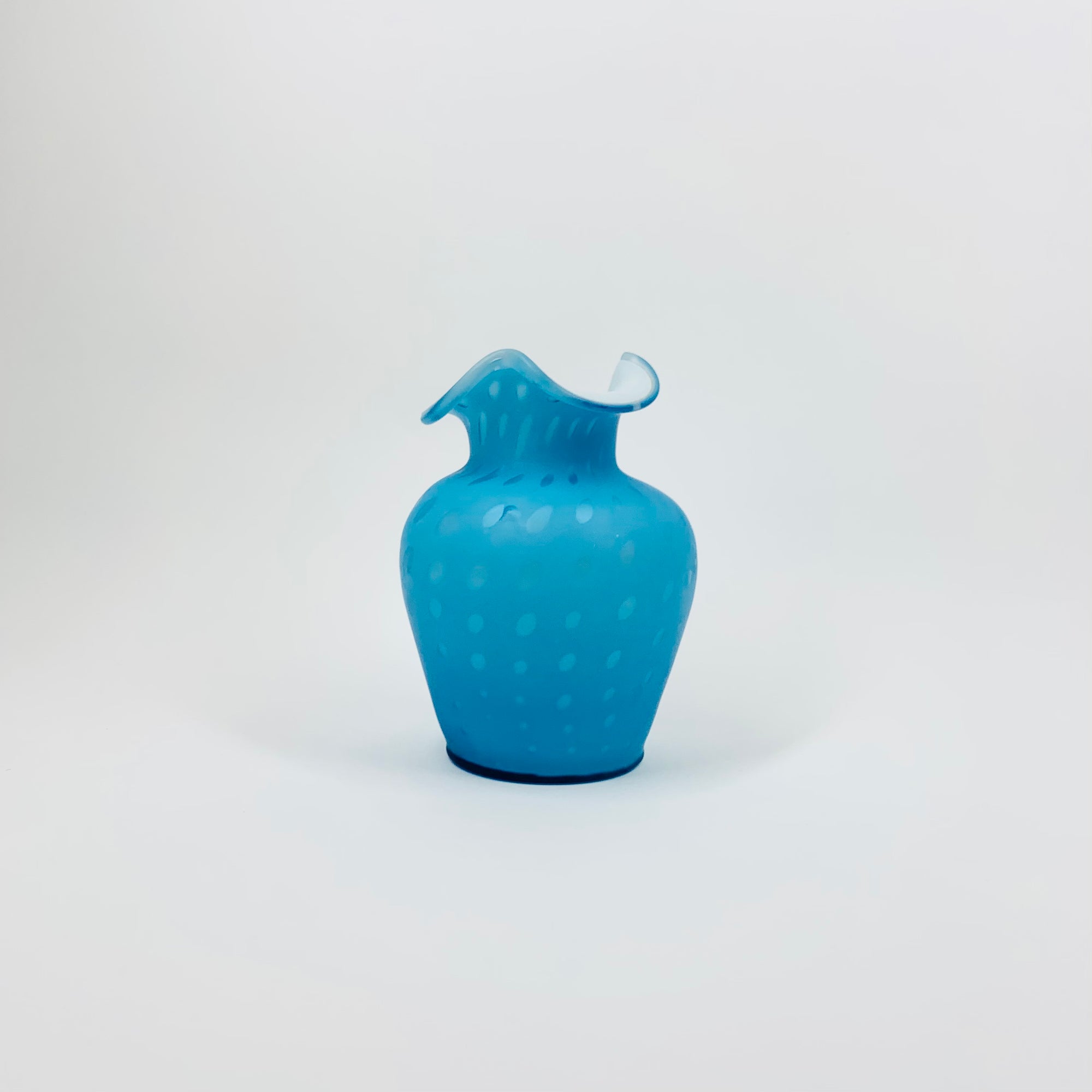 TURQUOISE SATIN RUFFLE RIM VASE