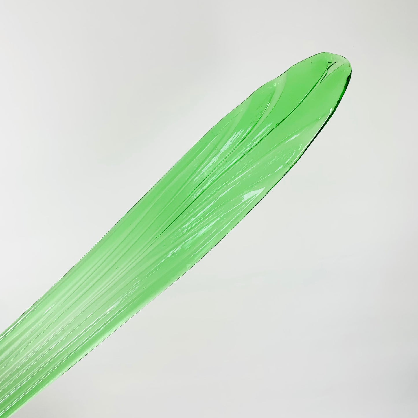 MOUTH BLOWN GLASS LEAF
