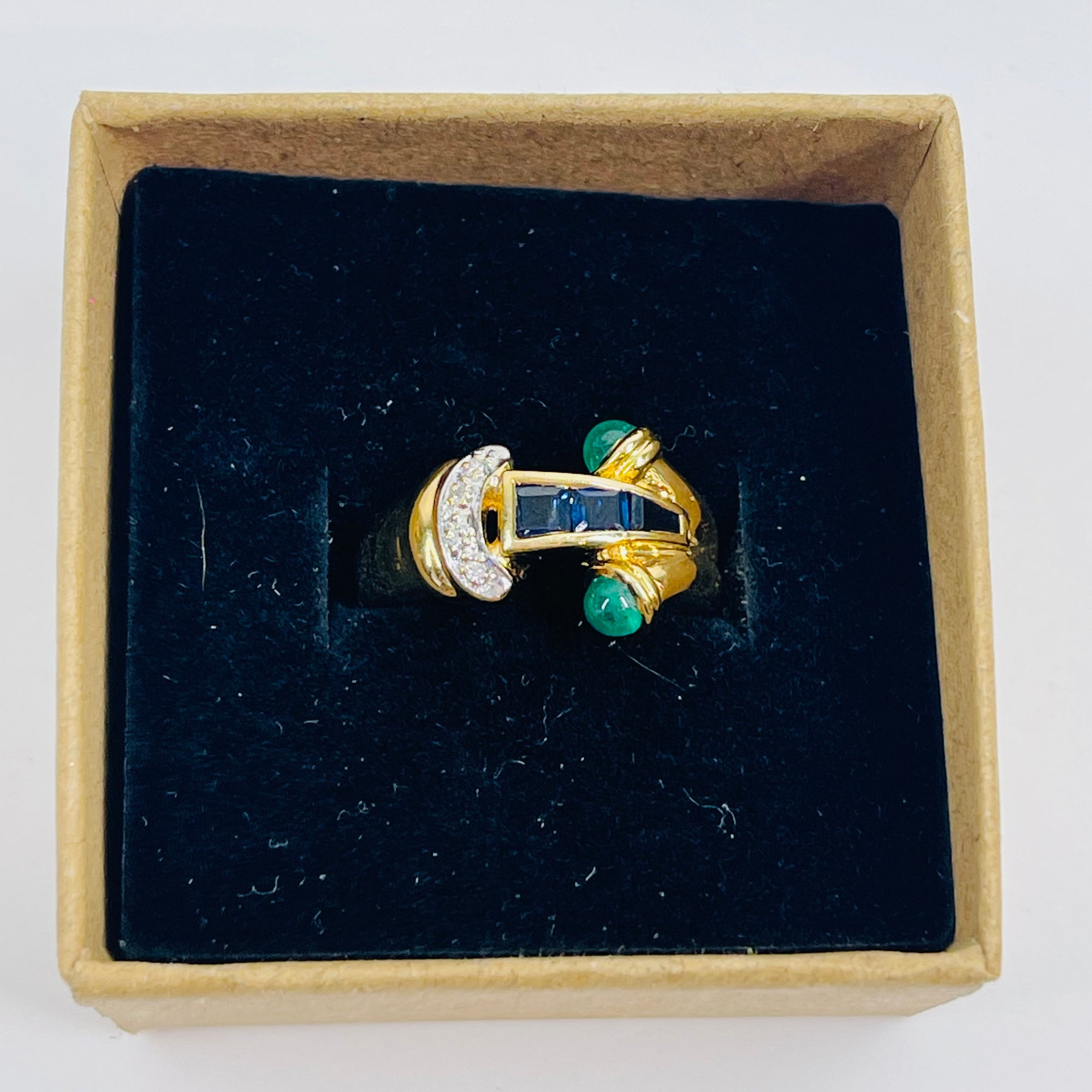 1940s 18k YELLOW GOLD BLUE SAPPHIRE EMERALD DIAMONDS PAVE TANK RING