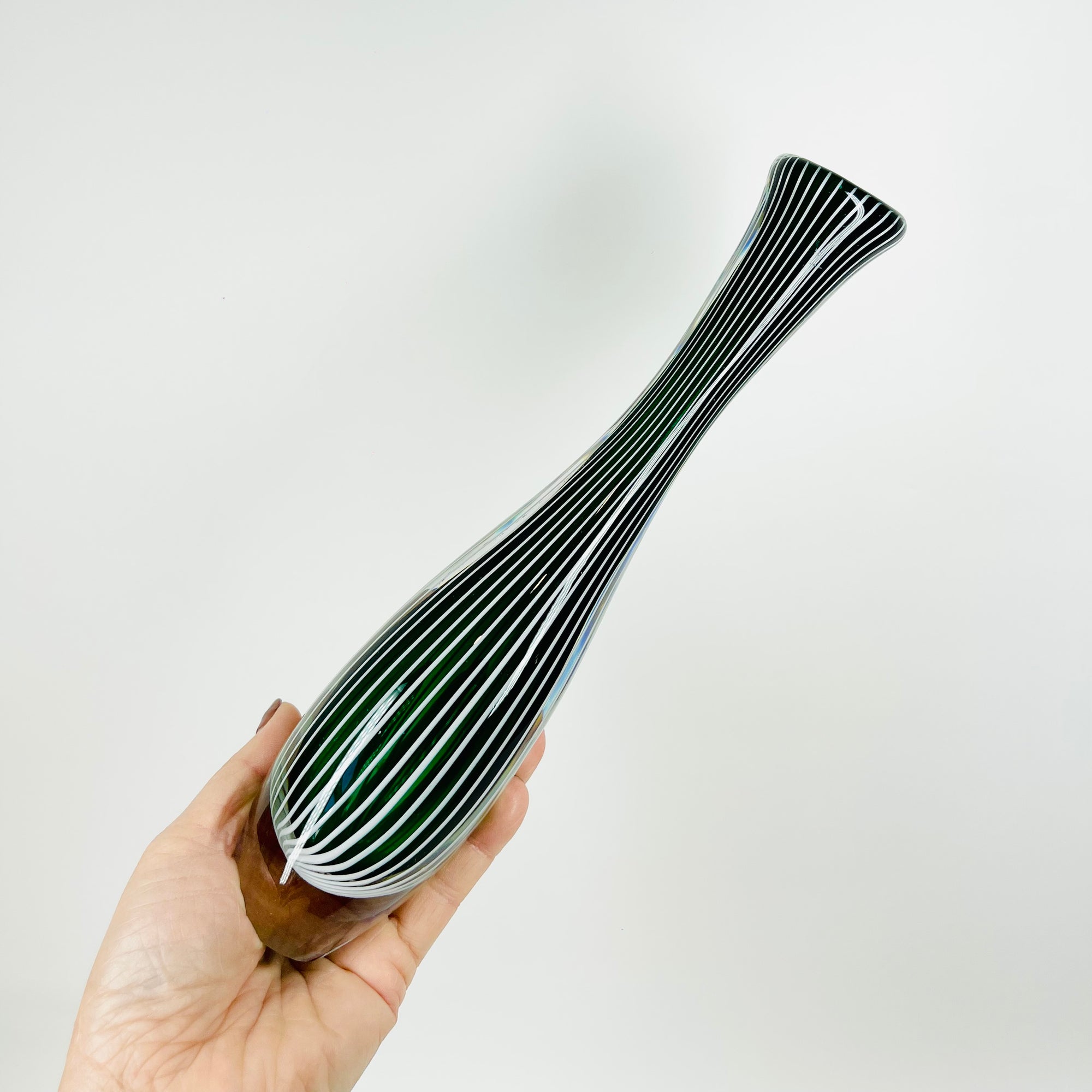 1960s ZEBRA SOMMERSO GLASS VASE BY VICKE LINDSTRAND FOR KOSTA BODA