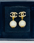 1990s CHANEL CC GOLD LOGO CRYSTAL DROP PEARL PIERCED EARRINGS
