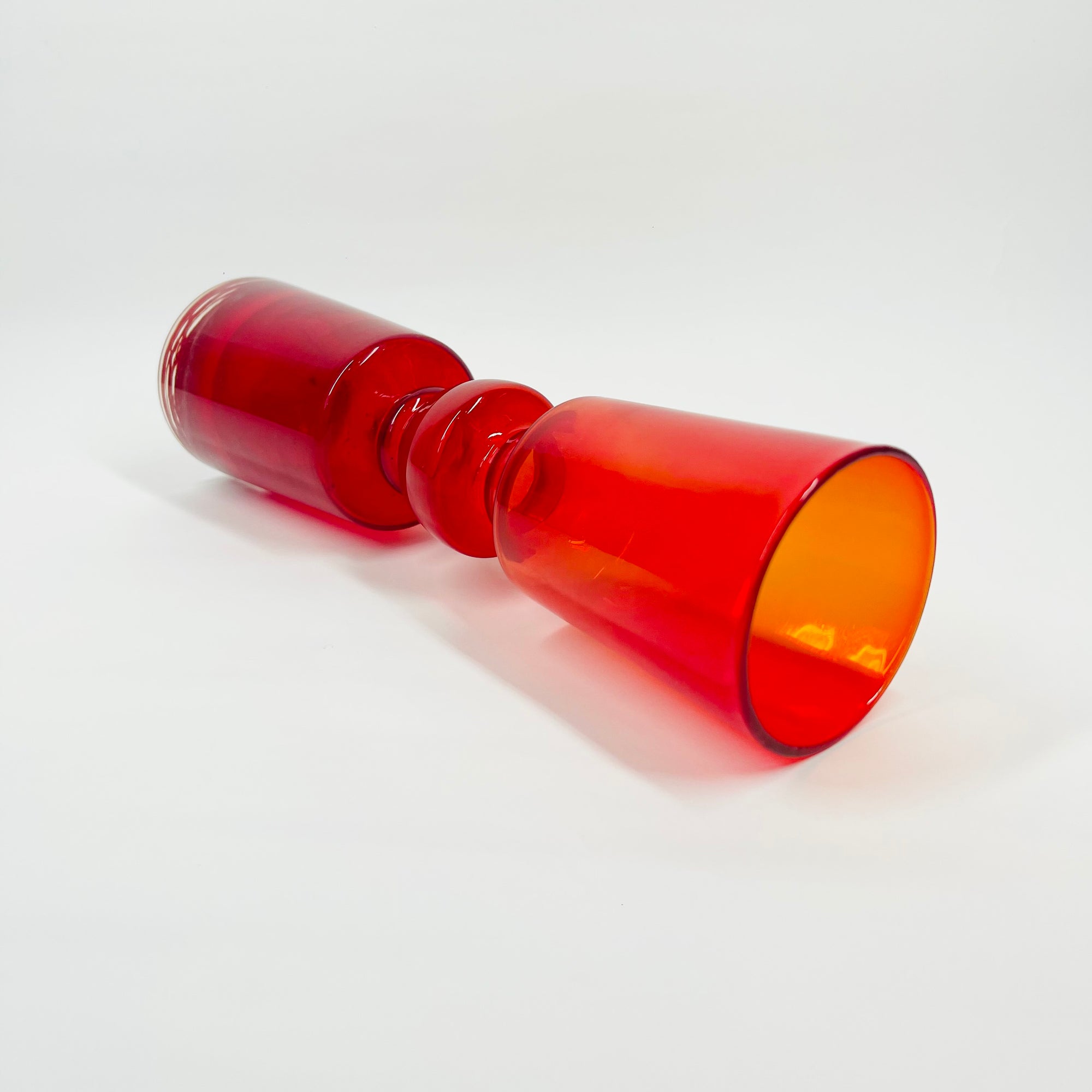 1960s FINNISH RED OMBRE GLASS HOOP VASE BY TAMARA ALADIN FOR RIIHIMAEN LASI