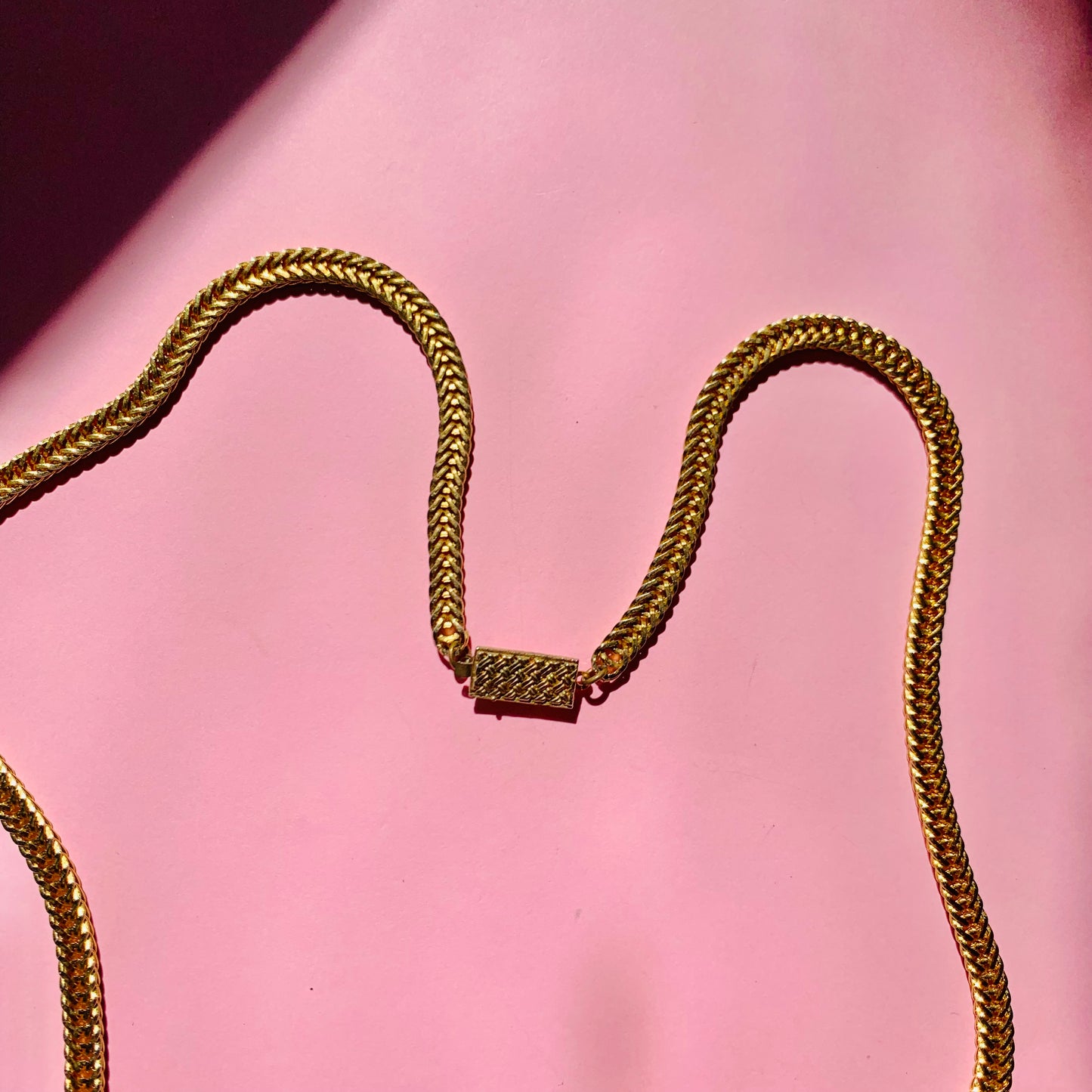 MESH DROP PENDANT NECKLACE